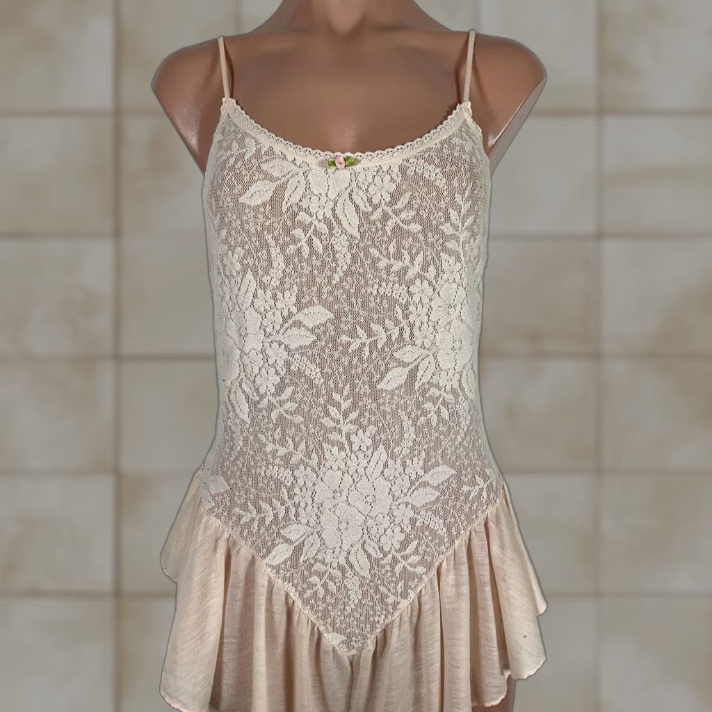 VINTAGE St. Anna One Piece Lace Lingerie Sz Medium Teddy Shorts Pink Low V-neck Shirt?