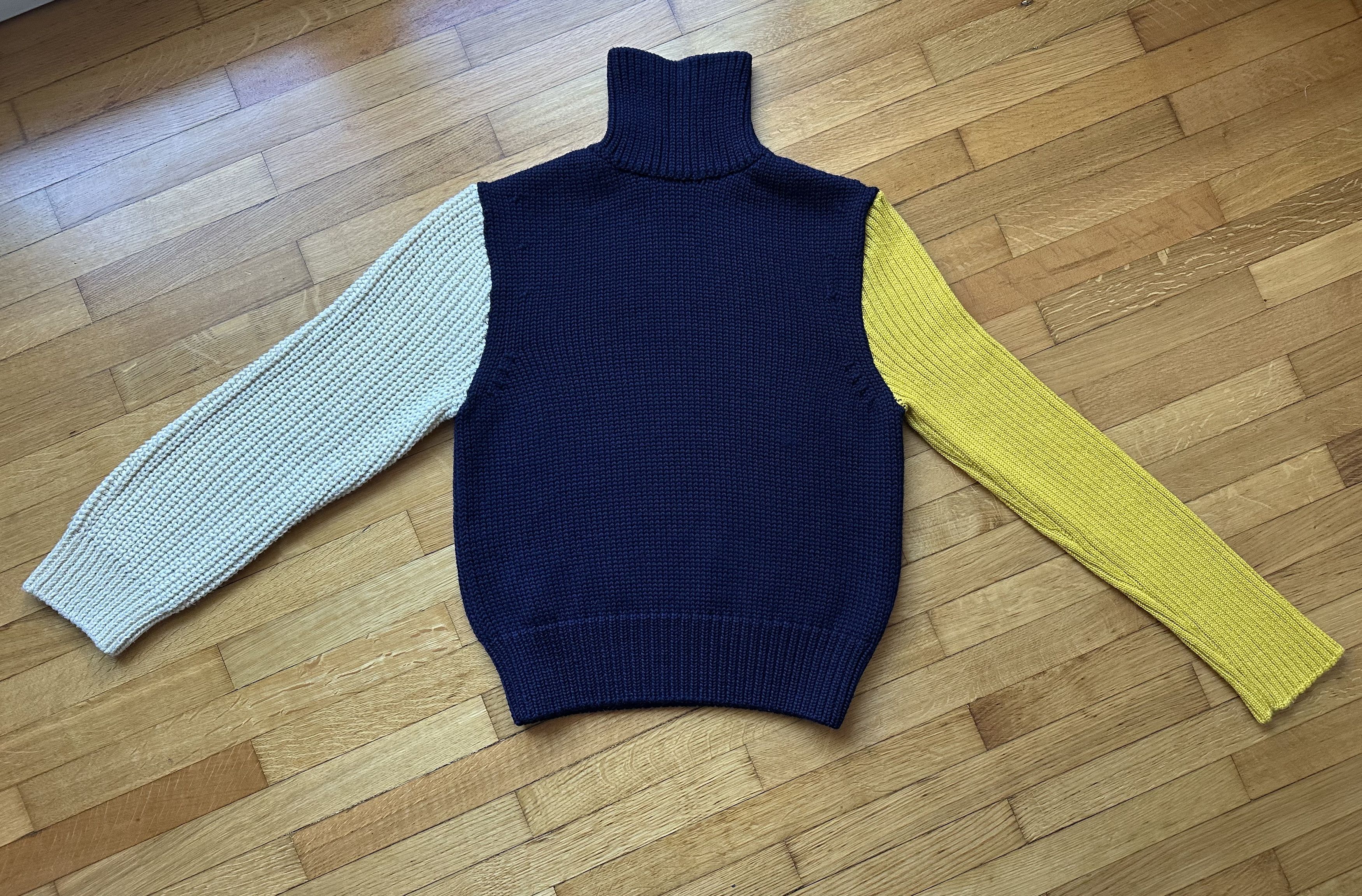 Calvin Klein 205W39NYC ICONIC Raf Simons - Calvin Klein contrast sleeve jumper AW17 Size US S / EU 44-46 / 1 - 4 Thumbnail