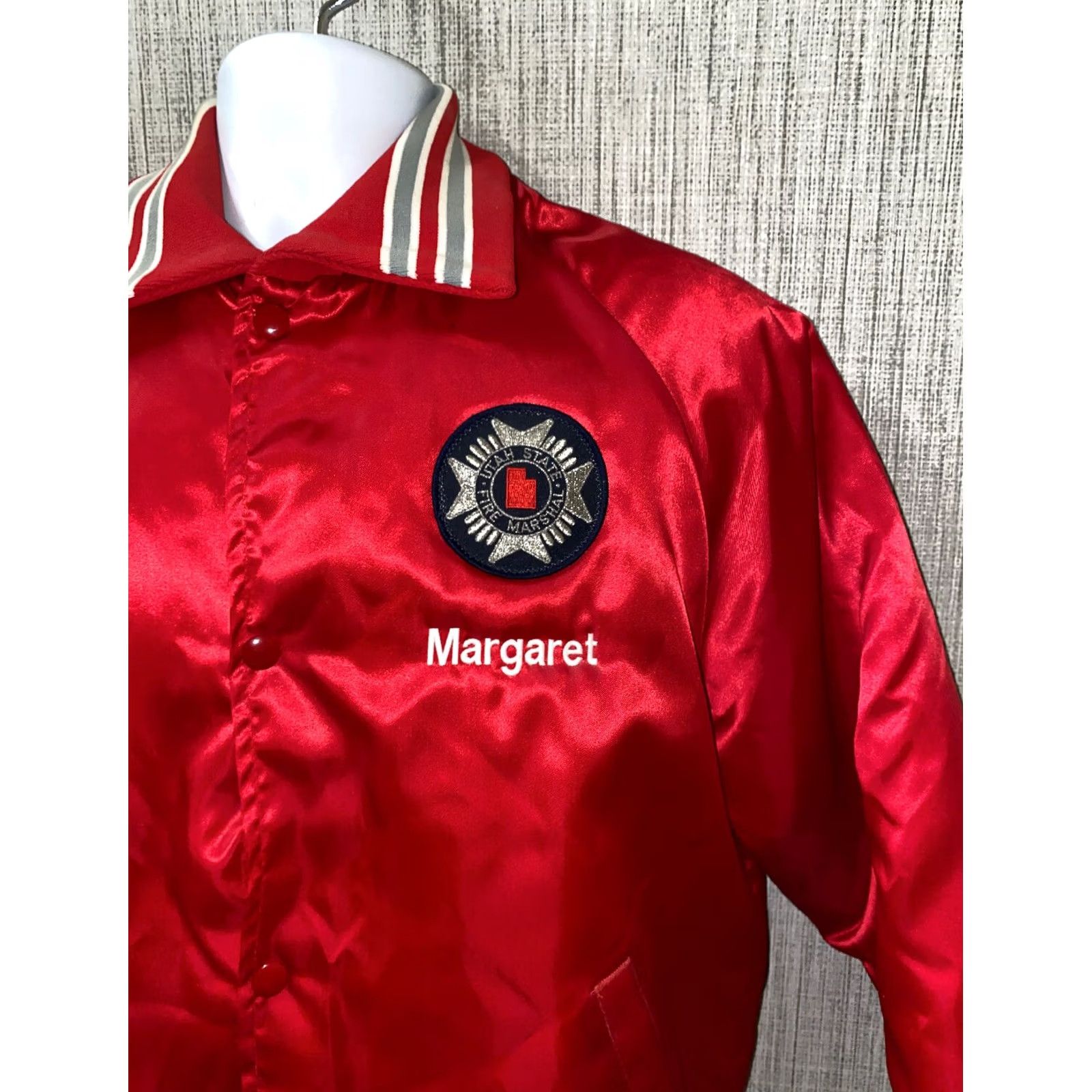 Vintage Northwind Jacket Mens Red Satin Snap Button Quilt Lined M USA Satin Quilted Buttoned Lined Jacket Size US M / EU 48-50 / 2 - 3 Thumbnail