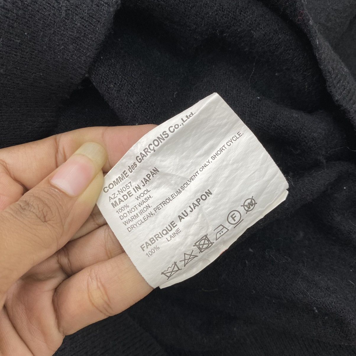 Comme des Garcons PLAY AD2018 Comme Des Garcons PLAY Double Heart Logo Cardigans Size US M / EU 48-50 / 2 - 9 Thumbnail