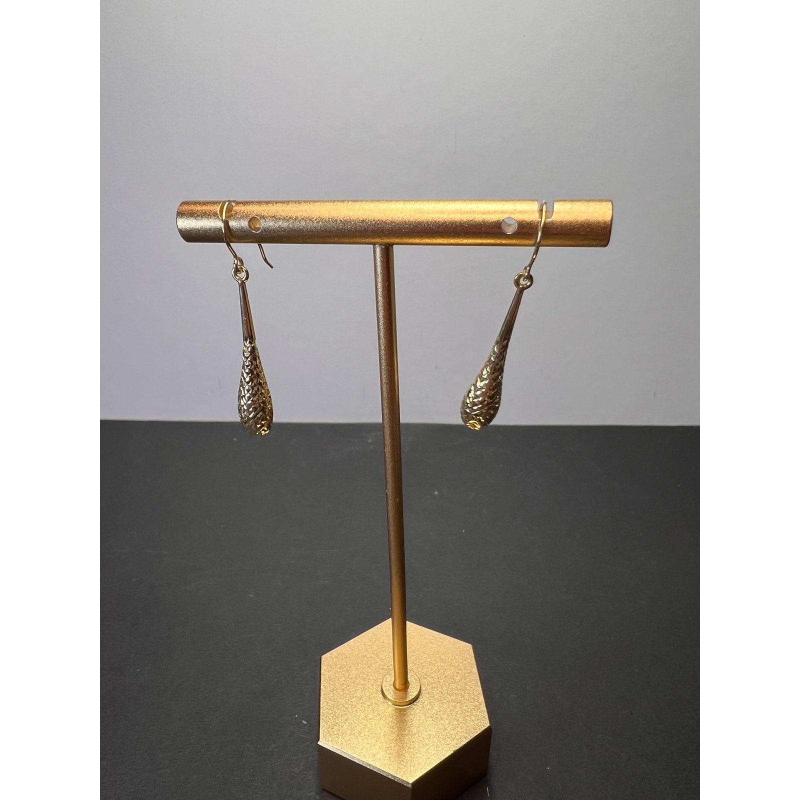 Other Turkish 10k yellow gold diamond cut teardrop earrings Size ONE SIZE - 8 Thumbnail