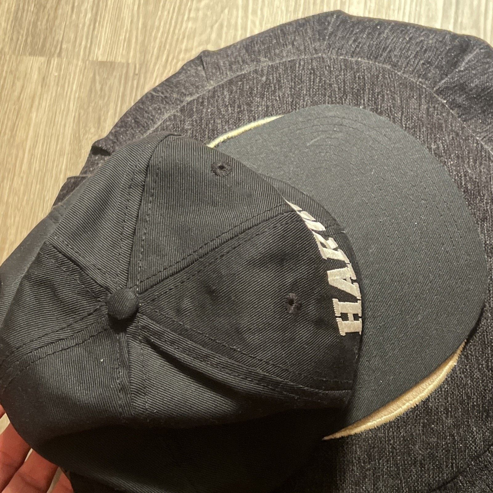 The Unbranded Brand Vtg Harvard Hat Snapback Black Spell Out 90s Hip Hop Prep Size US L / EU 52-54 / 3 - 8 Thumbnail