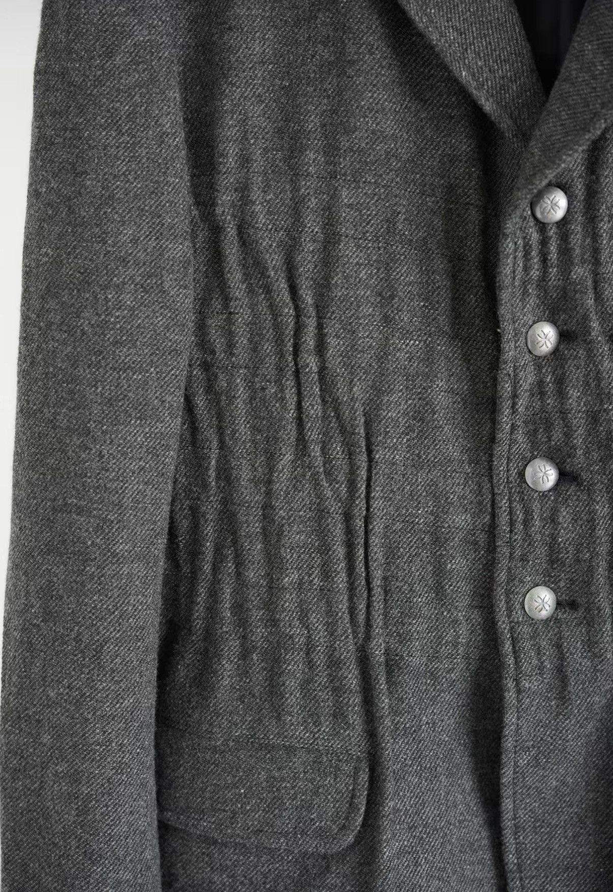 Yohji Yamamoto Yohji Yamamoto 05AW Carved Silver Buckle Gathered Blazer J4 Size US M / EU 48-50 / 2 - 5 Thumbnail