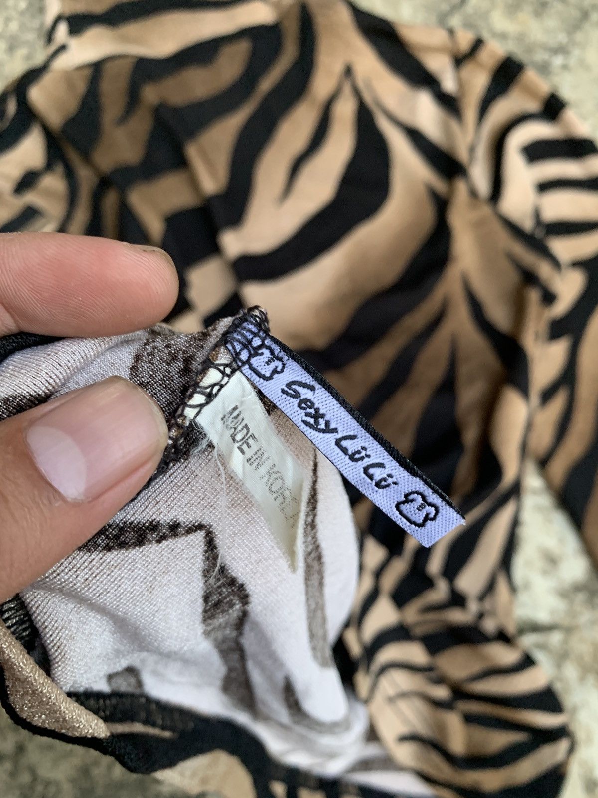 Japanese Brand y2k Sexy LuLu Tiger Skin Pattern Fitted Turtleneck Top Size S / US 4 / IT 40 - 8 Thumbnail