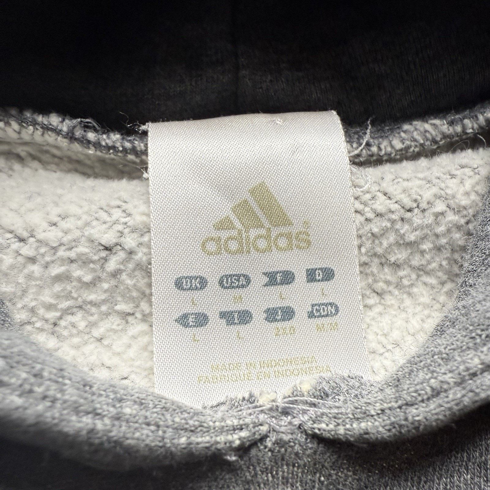 Adidas Vintage Y2K Adidas Center Logo Hoodie Men’s Size Medium Size US M / EU 48-50 / 2 - 3 Thumbnail