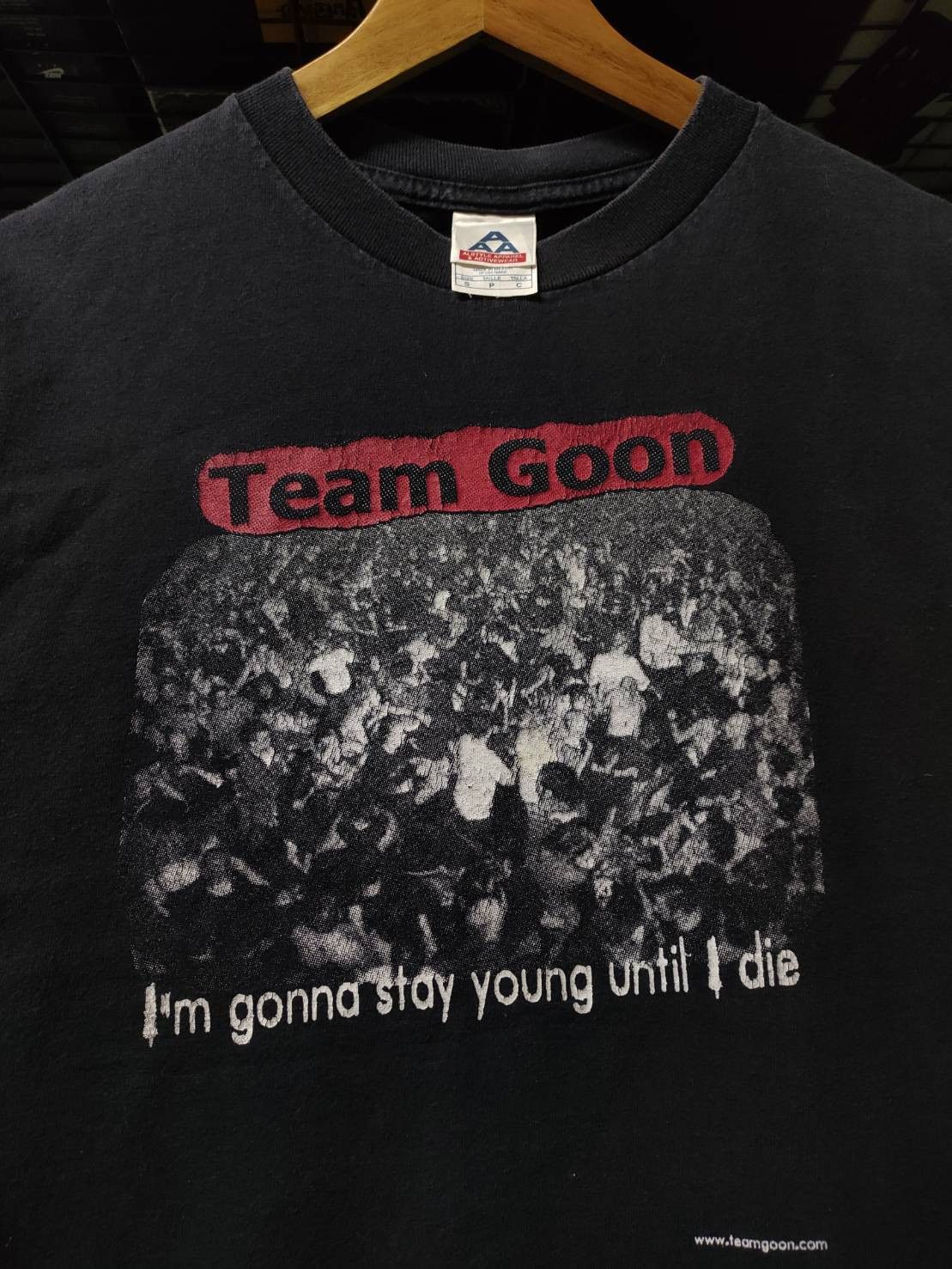 Band Tees Vtg 00's D.I. Team Goon " I'm Gonna Stay Young Until I Die " Size US S / EU 44-46 / 1 - 1 Thumbnail
