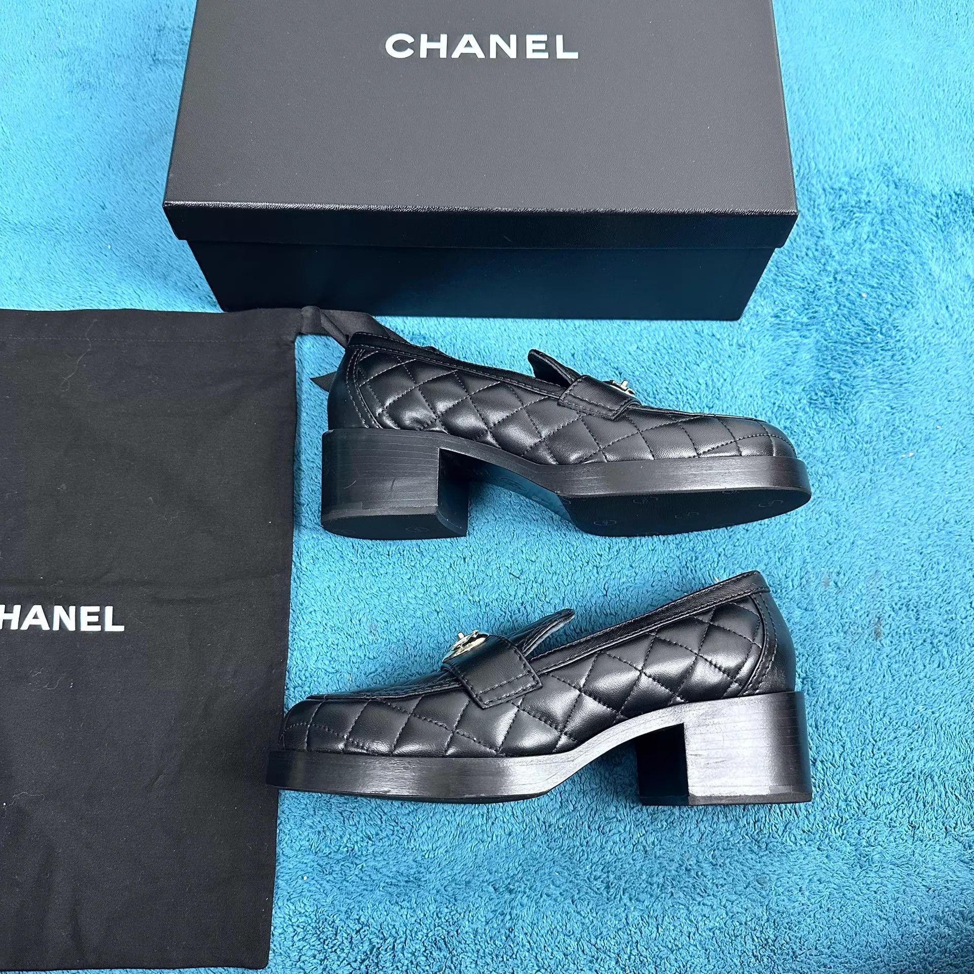 Chanel Chanel Heart Block Heel Loafer Black 37 EU Size US 6.5 / IT 36.5 - 2 Thumbnail