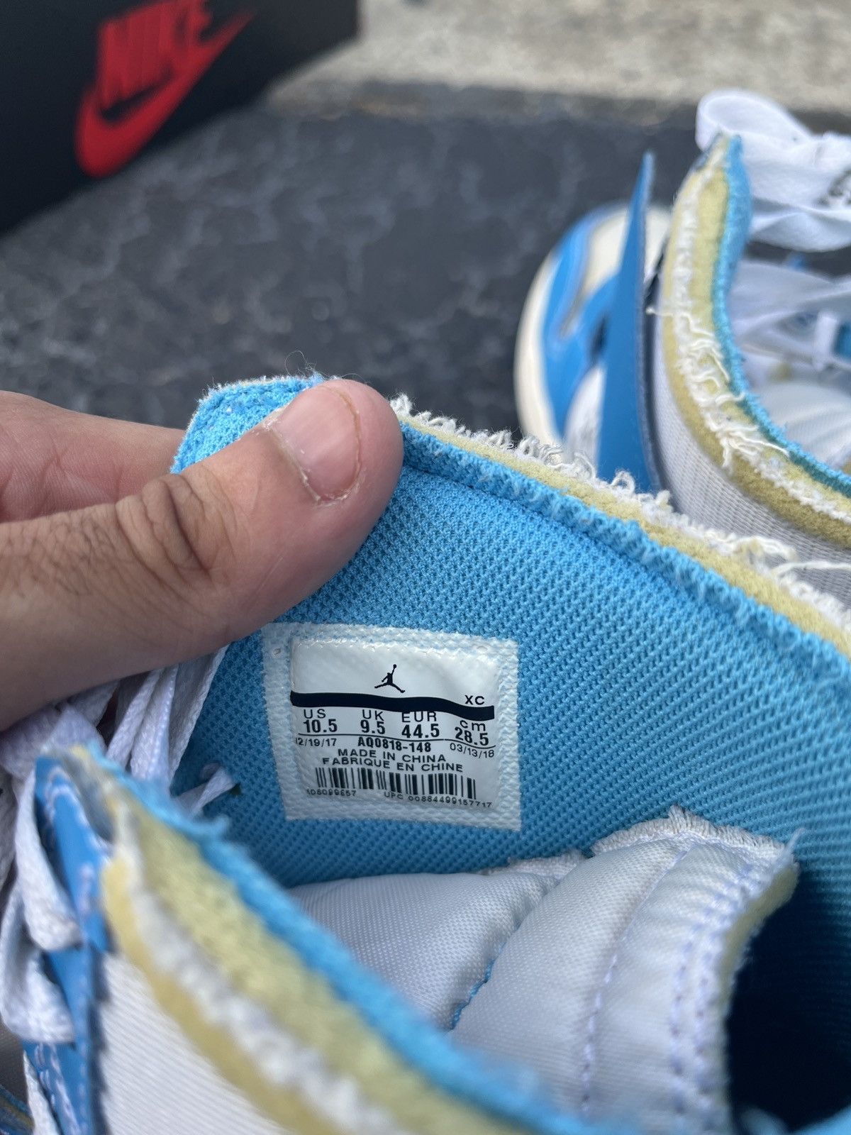 Jordan Brand × Off-White Jordan 1 off white unc Size US 10.5 / EU 43-44 - 5 Thumbnail