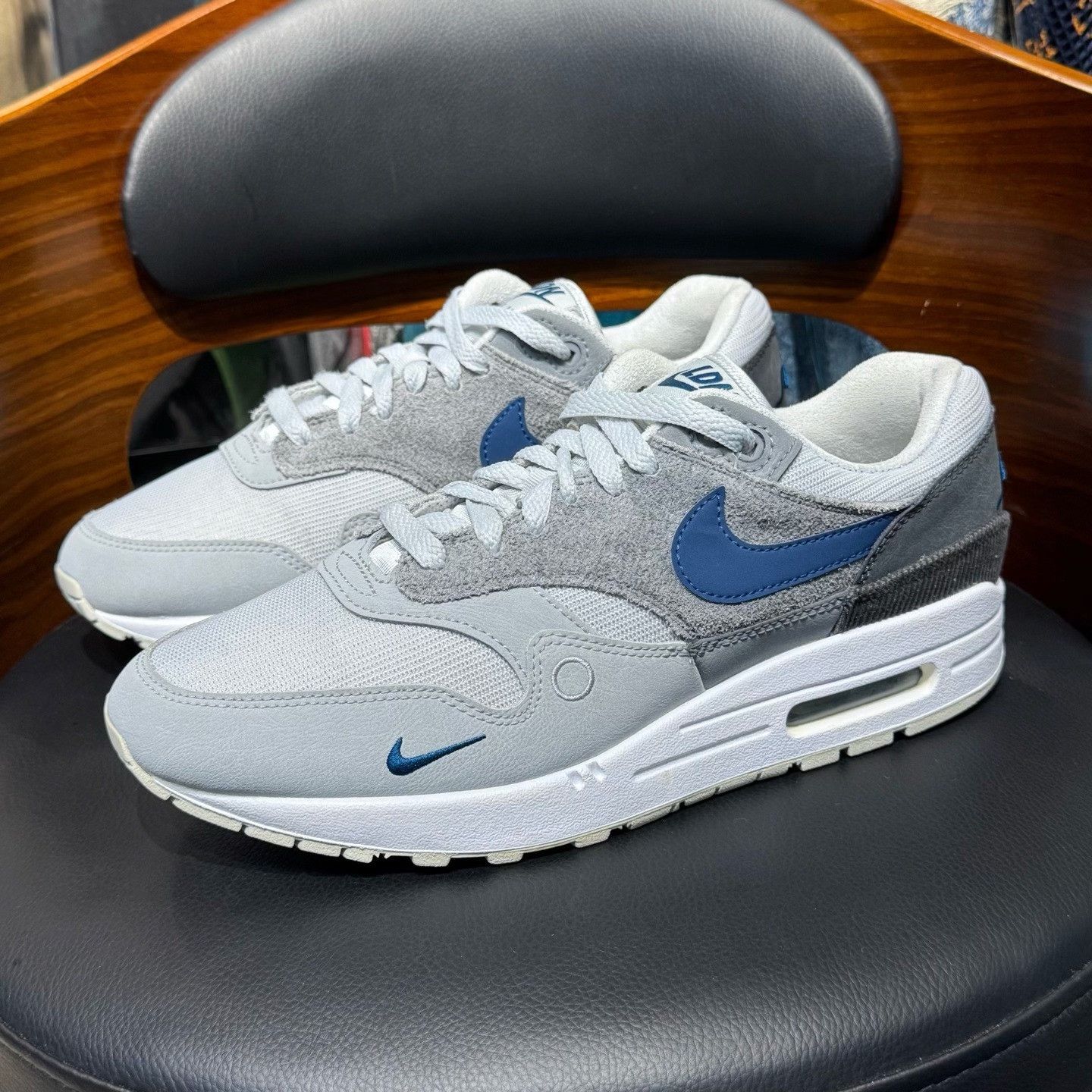 Nike Nike MAX1 Limited Lowtop Sneakers 42 Men Size US 9 / EU 42 - 1 Thumbnail