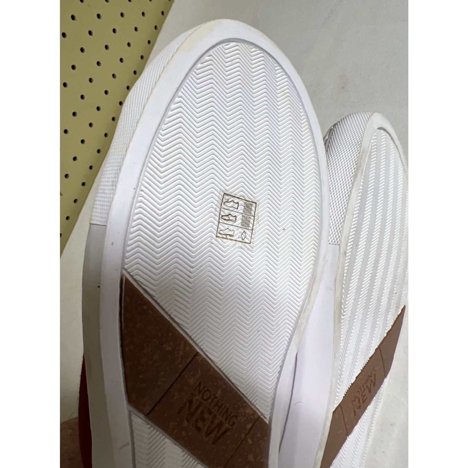 J Brand NOTHING NEW Sneaker LowTop Classic Women Size 10 Red & White Size US 10 / IT 40 - 7 Thumbnail