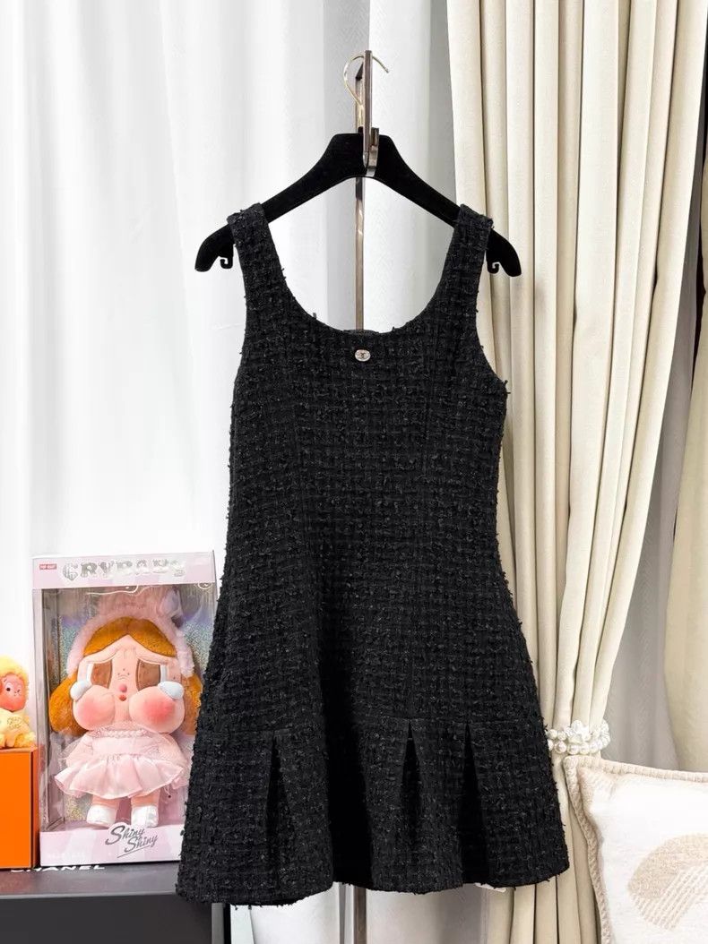 Chanel Chanel Tweed pleated skirt sleeveless dress Size XXS / US 00 / IT 34 - 2 Thumbnail