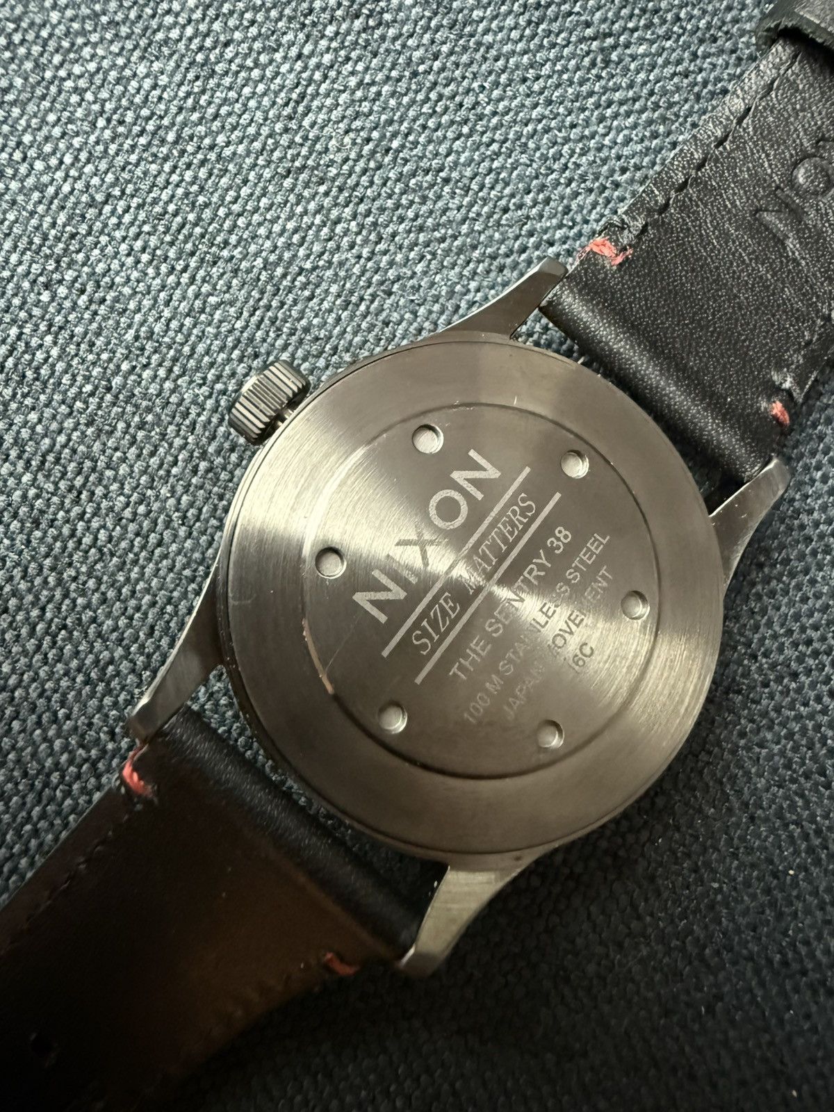 Nixon Nixon Sentry 38 Leather Gunmetal / White Size ONE SIZE - 3 Thumbnail