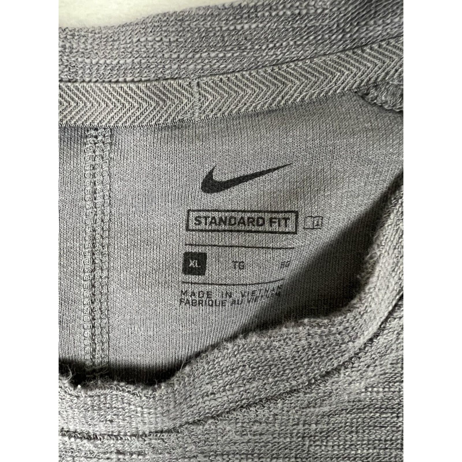 Nike VINTAGE Nike Sweatshirt Mens XL Gray Standard Fit Pullover Swoosh Logo Light Size US XL / EU 56 / 4 - 3 Thumbnail
