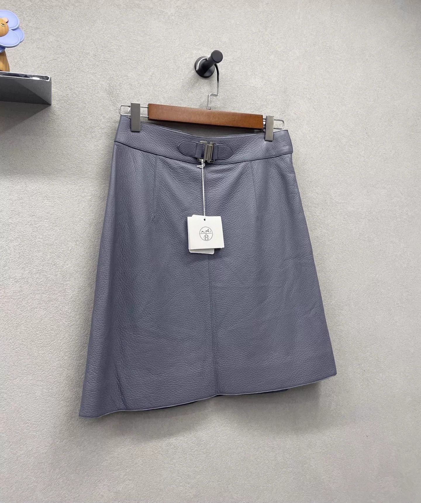 Hermes Hermes Gray-Purple Leather Skirt 36 New With Tags Size 26" / US 2 / IT 38 - 3 Thumbnail