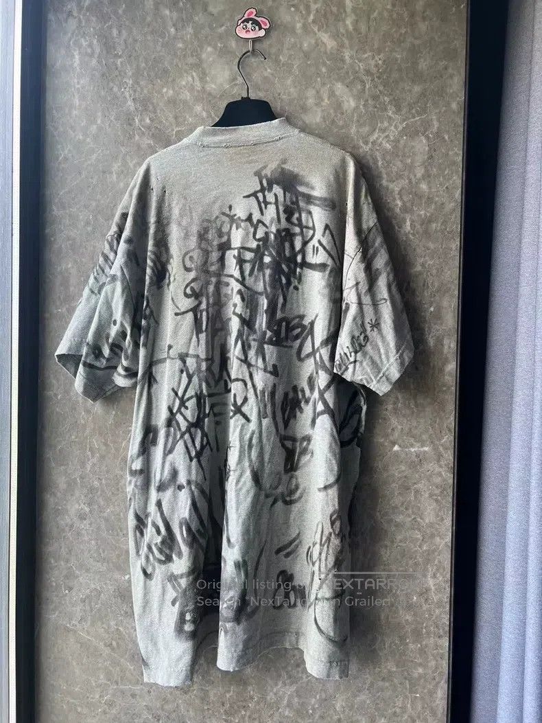 Balenciaga Balenciaga Manchester United graffiti short-sleeved T-shir Size US S / EU 44-46 / 1 - 2 Thumbnail