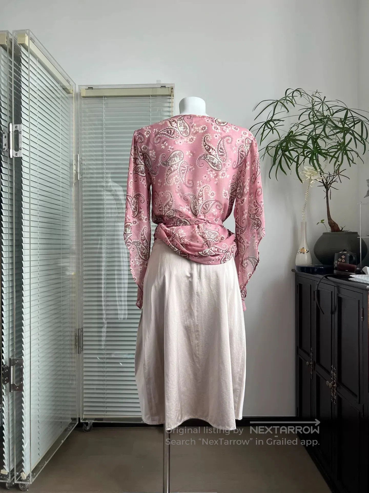Other Vintage Pink Paisley Ruffled Sleeve Blouse. Size M / US 6-8 / IT 42-44 - 5 Thumbnail