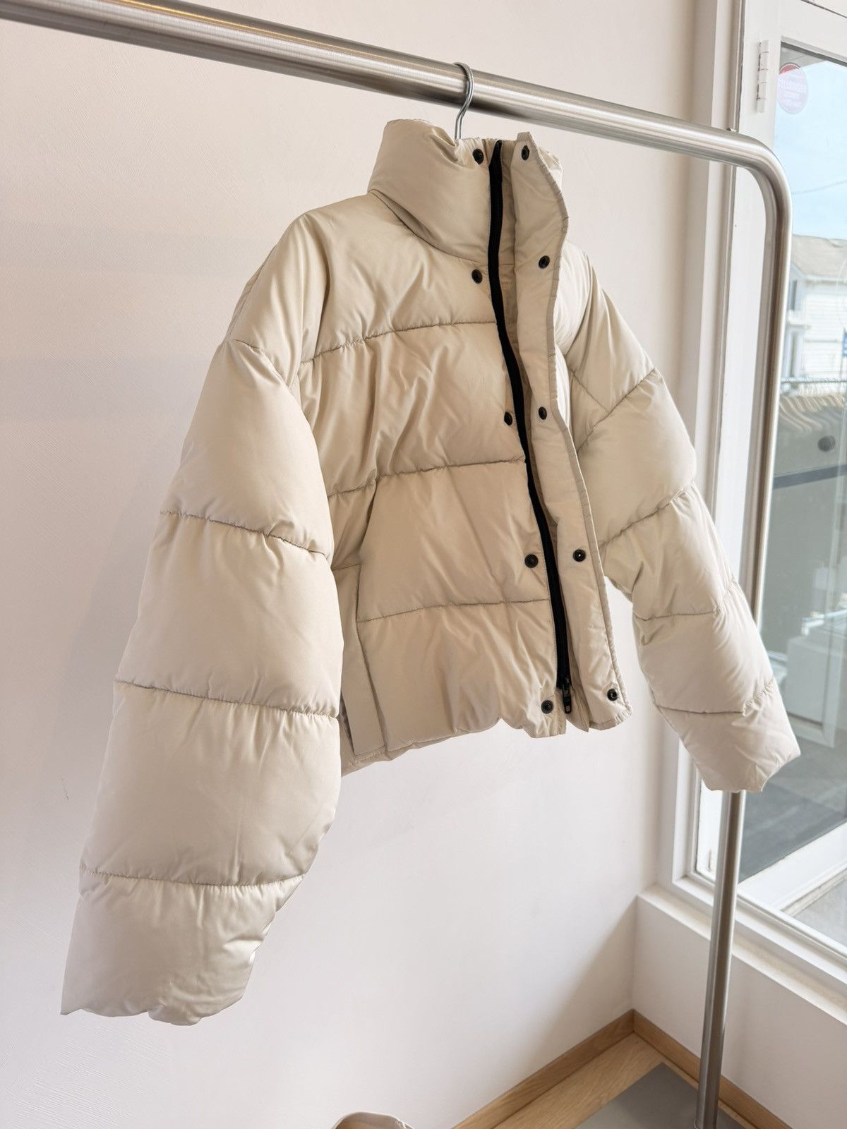 Balenciaga NWT Balenciaga Beige Down BB Logo Cropped Puffer Jacket FR38 Size S / US 4 / IT 40 - 2 Thumbnail