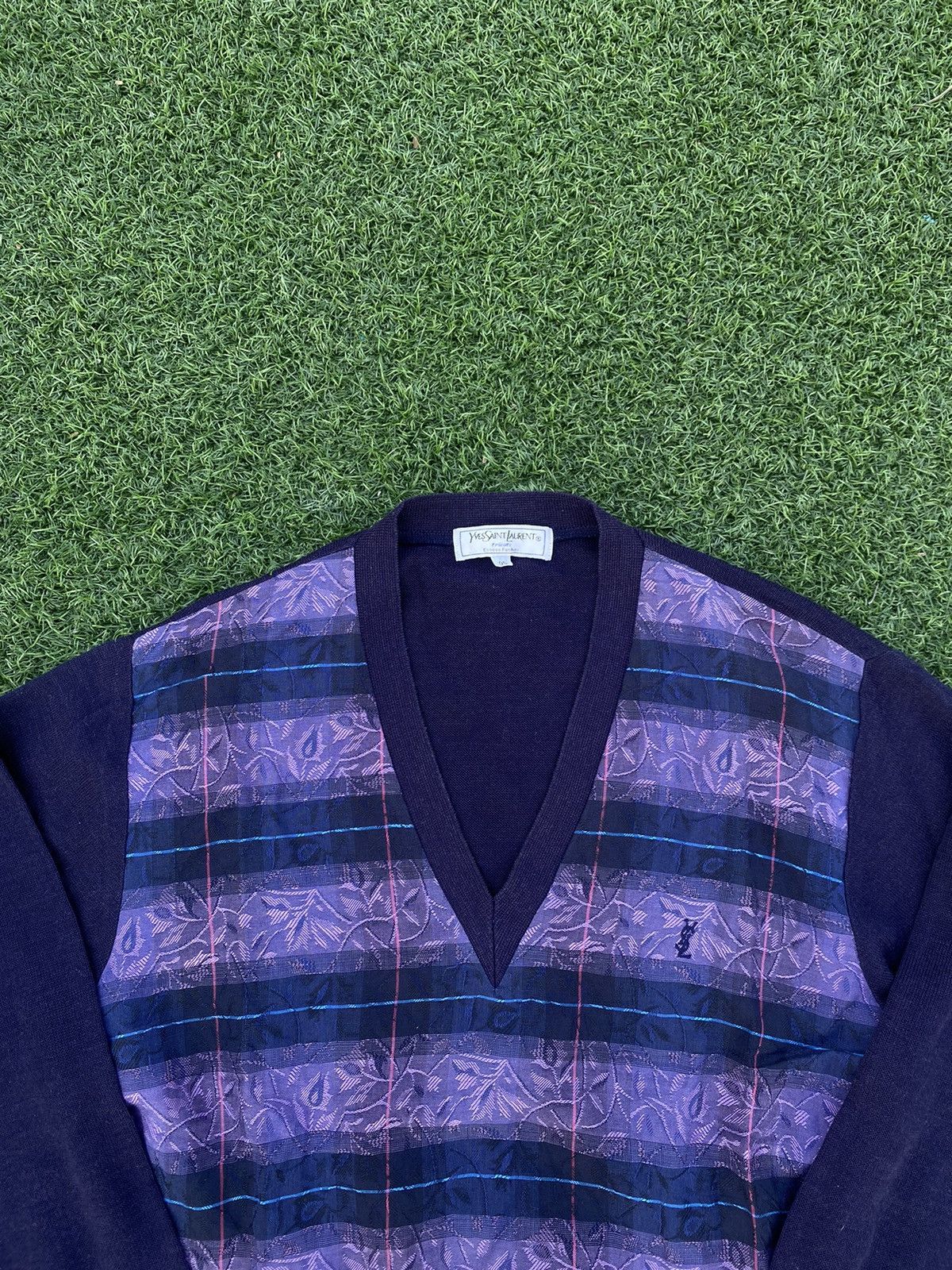 Yves Saint Laurent VINTAGE 90s YVES SAINT LAURENT SWEATER KNIT V-NECK Size US M / EU 48-50 / 2 - 2 Thumbnail