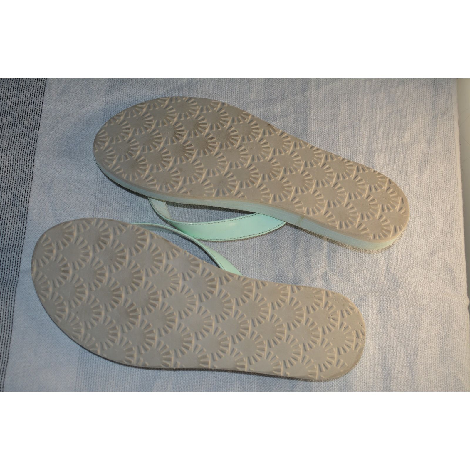 Ugg Ugg Lorrie Suede Thong Flip Flop Size US 7 / IT 37 - 4 Thumbnail