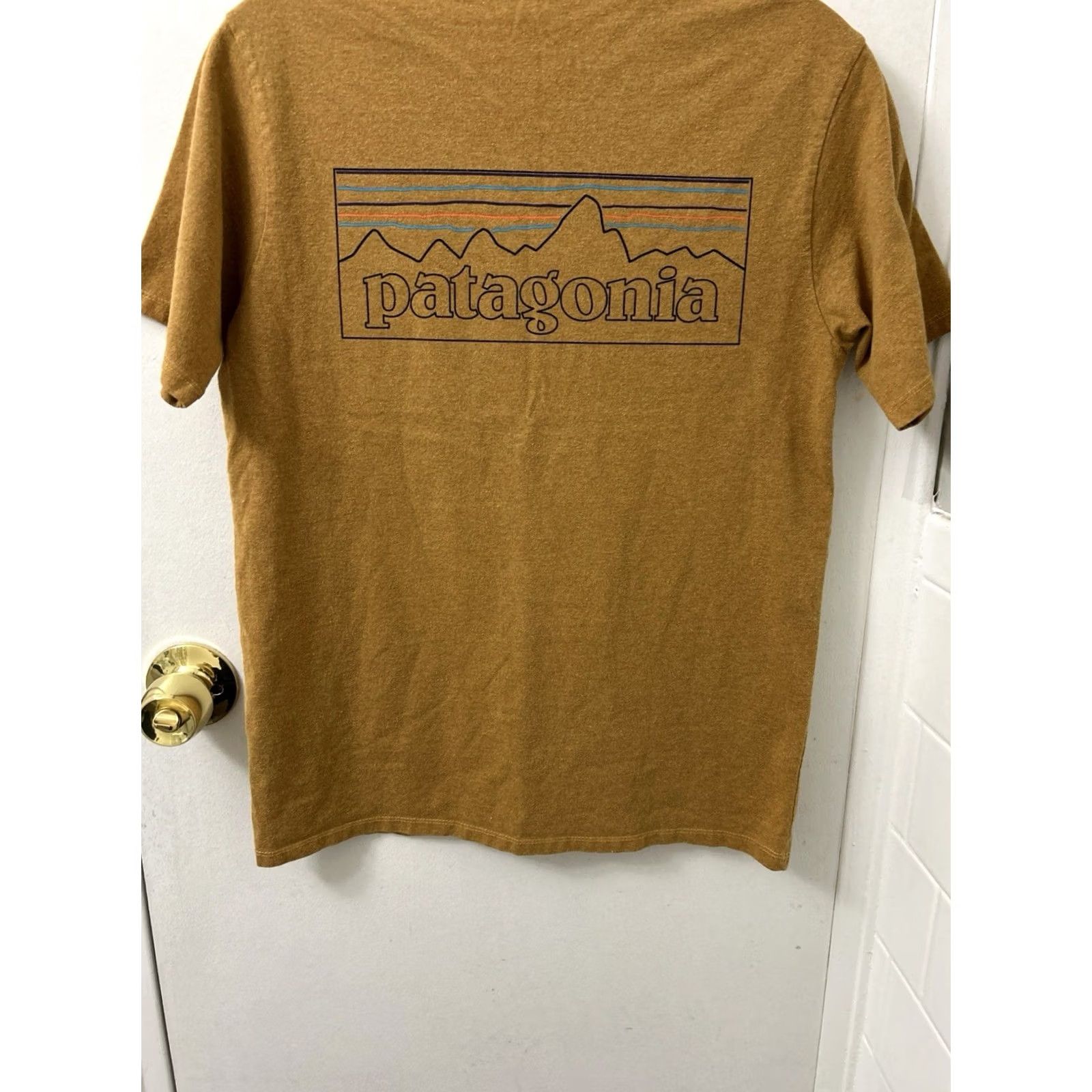 Patagonia Patagonia Responsibili-Tee Shirt Mens XS Mustard Yellow S/S Crew Neck Graphic Print Logo P-6 38504 SP24 Size US XS / EU 42 / 0 - 3 Thumbnail