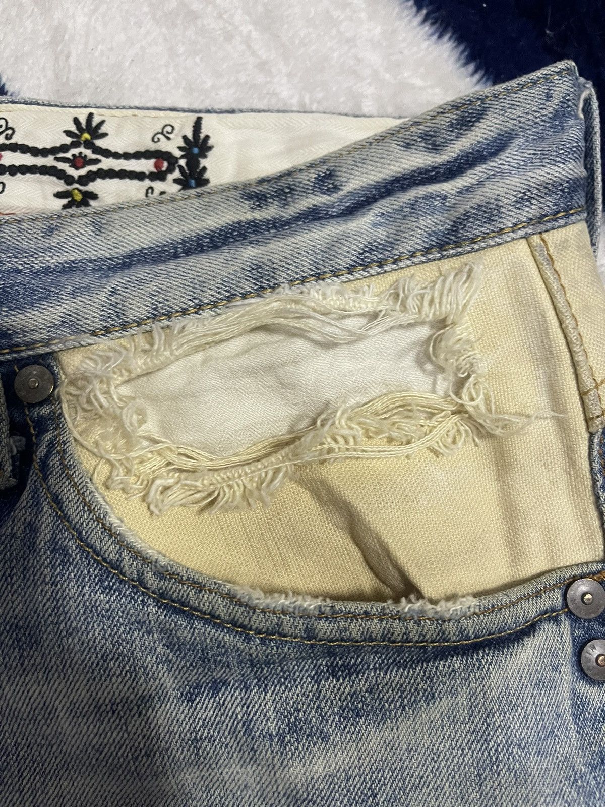 Edwin × Japanese Brand Edwin Exclusive Vintage Distressed Jeans (14) Size US 33 - 12 Thumbnail