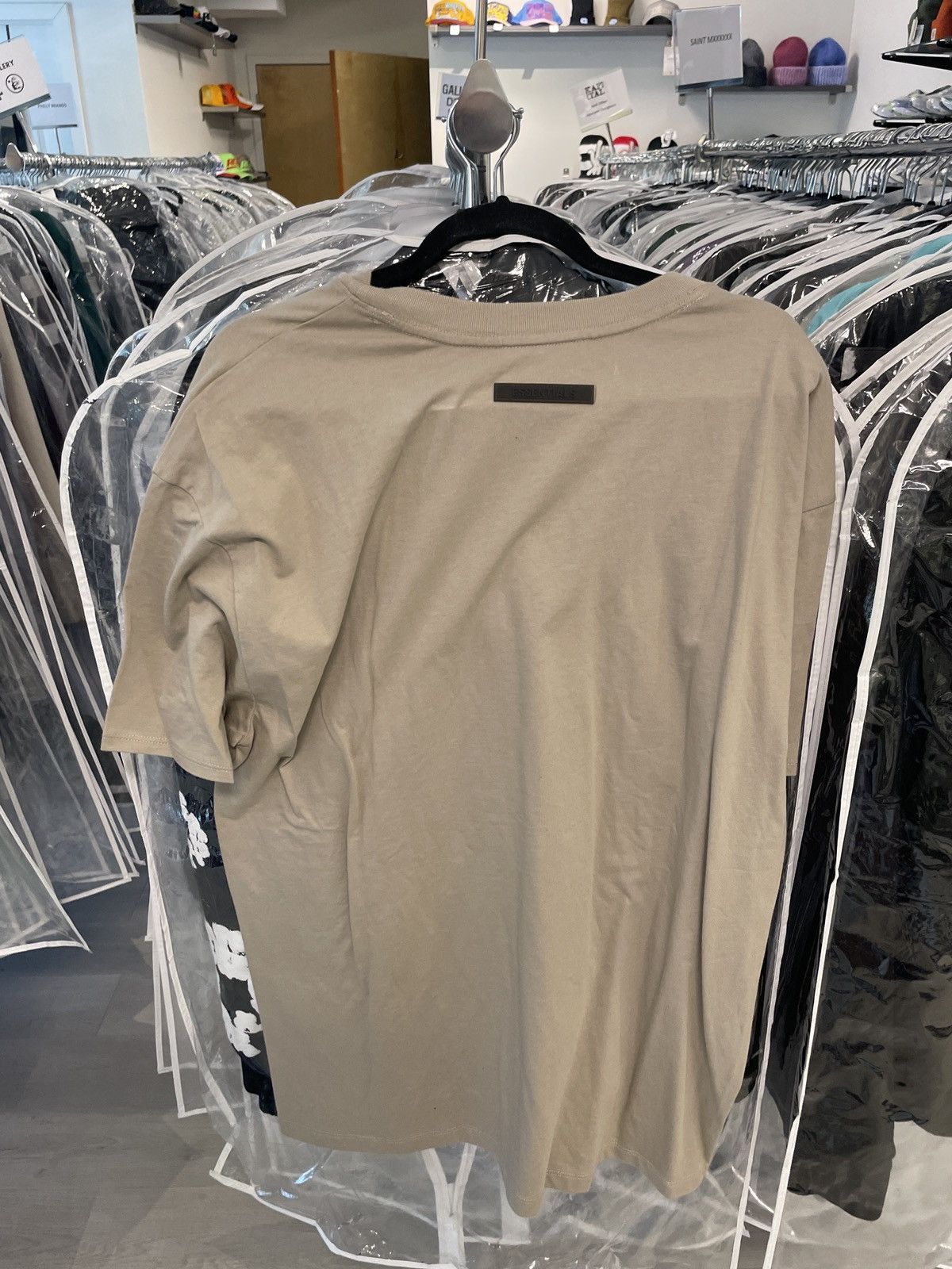 Essentials Fear of God Essentials Front Logo Shirt String Medium Size US M / EU 48-50 / 2 - 2 Thumbnail