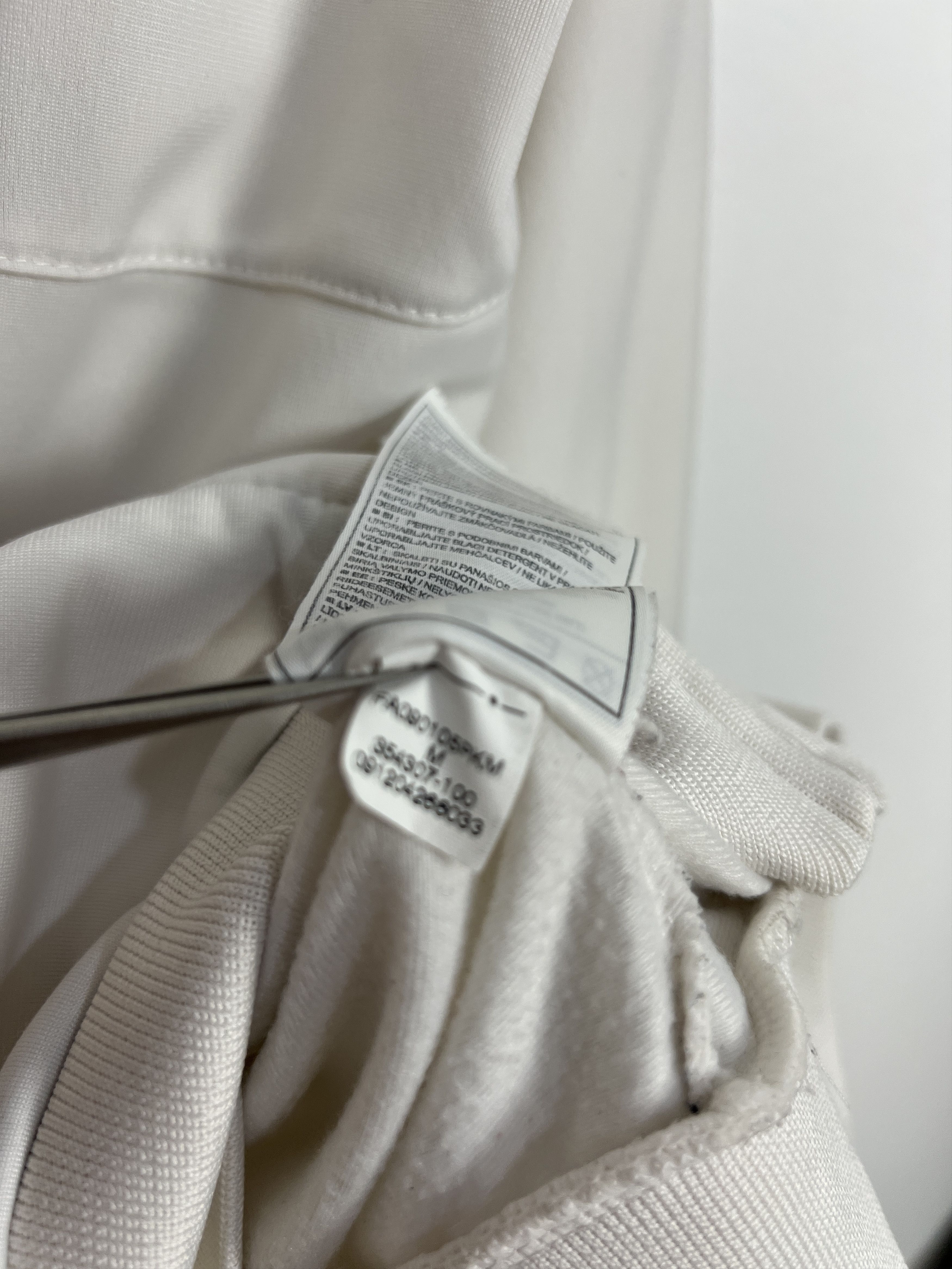 Nike Vintage Nike Juventus Football White Jacket Soccer Size US M / EU 48-50 / 2 - 12 Thumbnail
