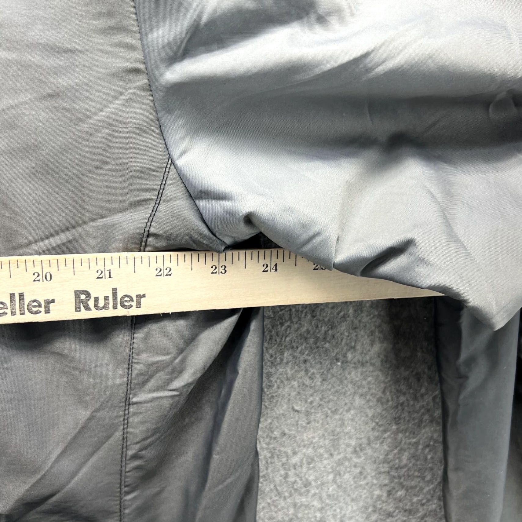 Puma PUMA Jacket Men Medium Adult Gray Full Zip Polyester Bomber Windbreaker Nylon Jacket Windbreaker Full Zip Logo Gray Mens Medium Size US M / EU 48-50 / 2 - 6 Thumbnail