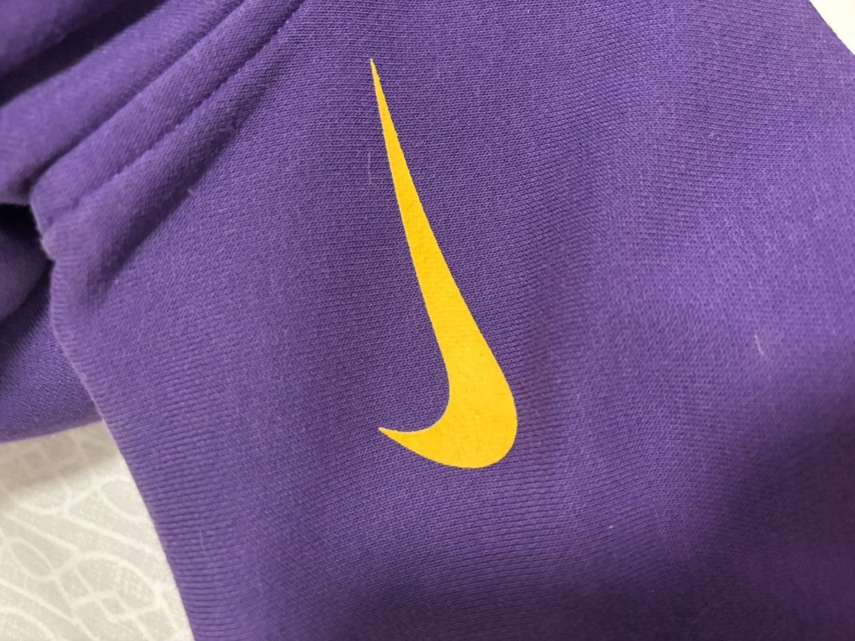 NBA Nike mens lakers hoodie size large Size US L / EU 52-54 / 3 - 3 Thumbnail