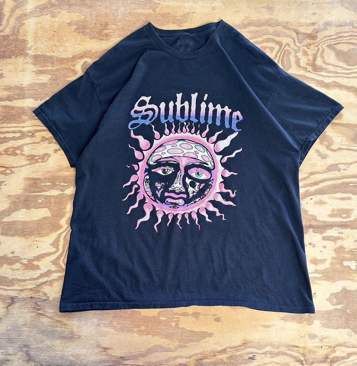 Sublime Sublime black tee with pink flames and sun design Size US XL / EU 56 / 4 - 1 Thumbnail