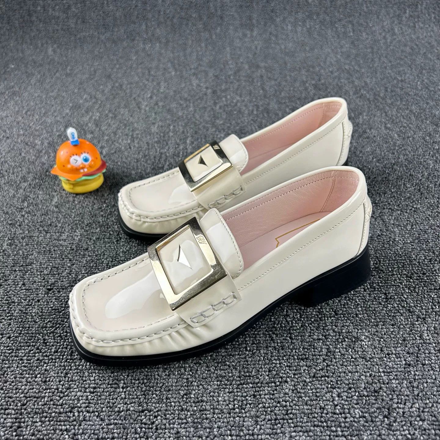 Roger Vivier Roger Vivier White Loafers Size US 5 / IT 35 - 1 Thumbnail