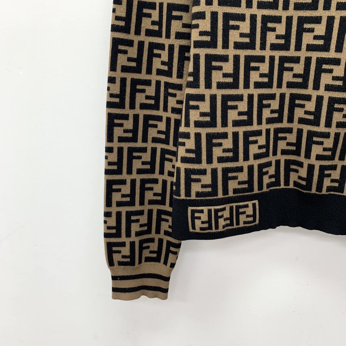 Fendi Fendi Dark Brown All Over Logo Long Sleeve Knit Top K26WX Size M / US 6-8 / IT 42-44 - 4 Thumbnail