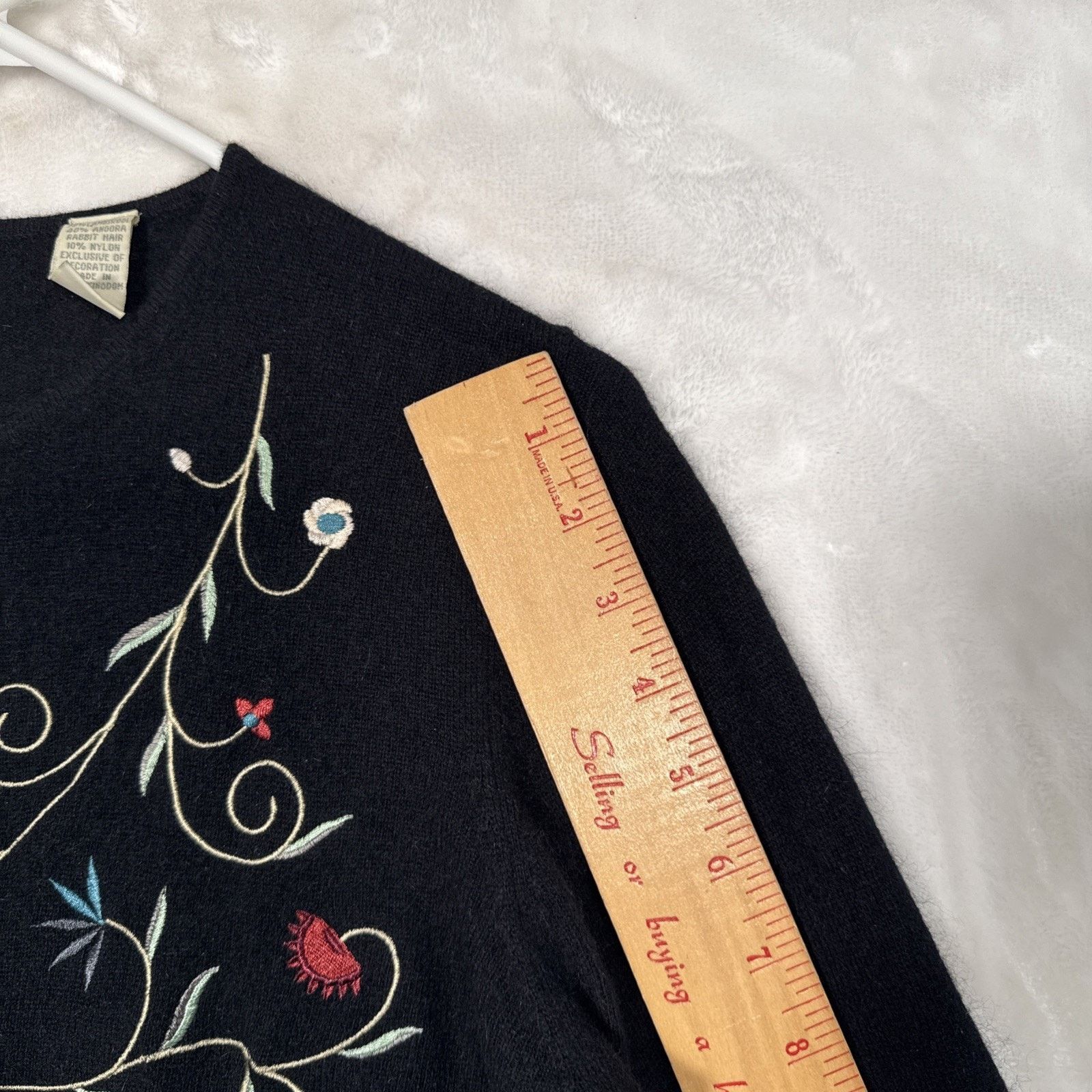 Lord & Taylor Lord & Taylor Black Lamb wool Cardigan embroidered floral Size M / US 6-8 / IT 42-44 - 8 Thumbnail