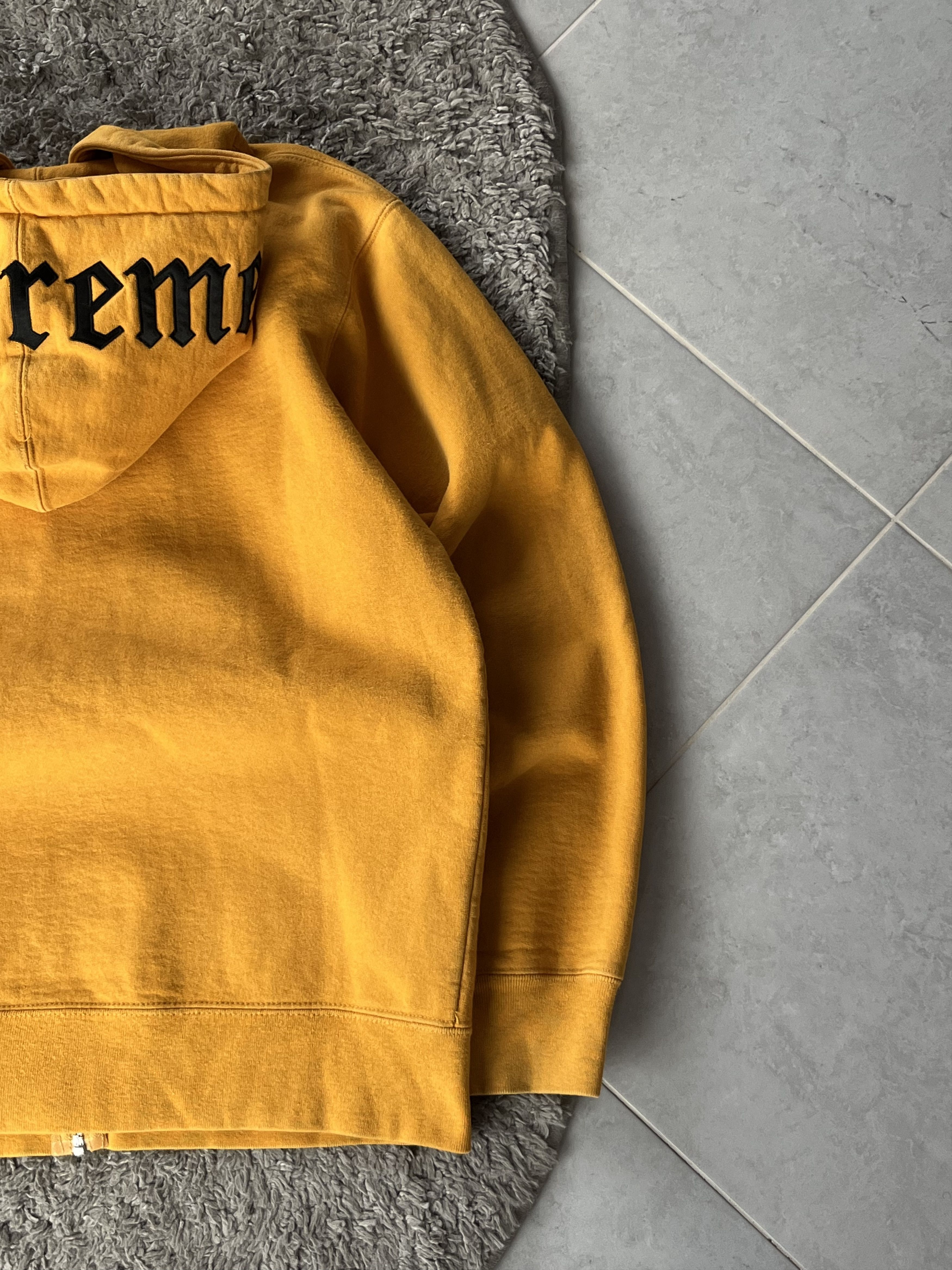 Supreme Luxury Zip Hoodies Supreme Old English Hood Streetwear Size US M / EU 48-50 / 2 - 8 Thumbnail