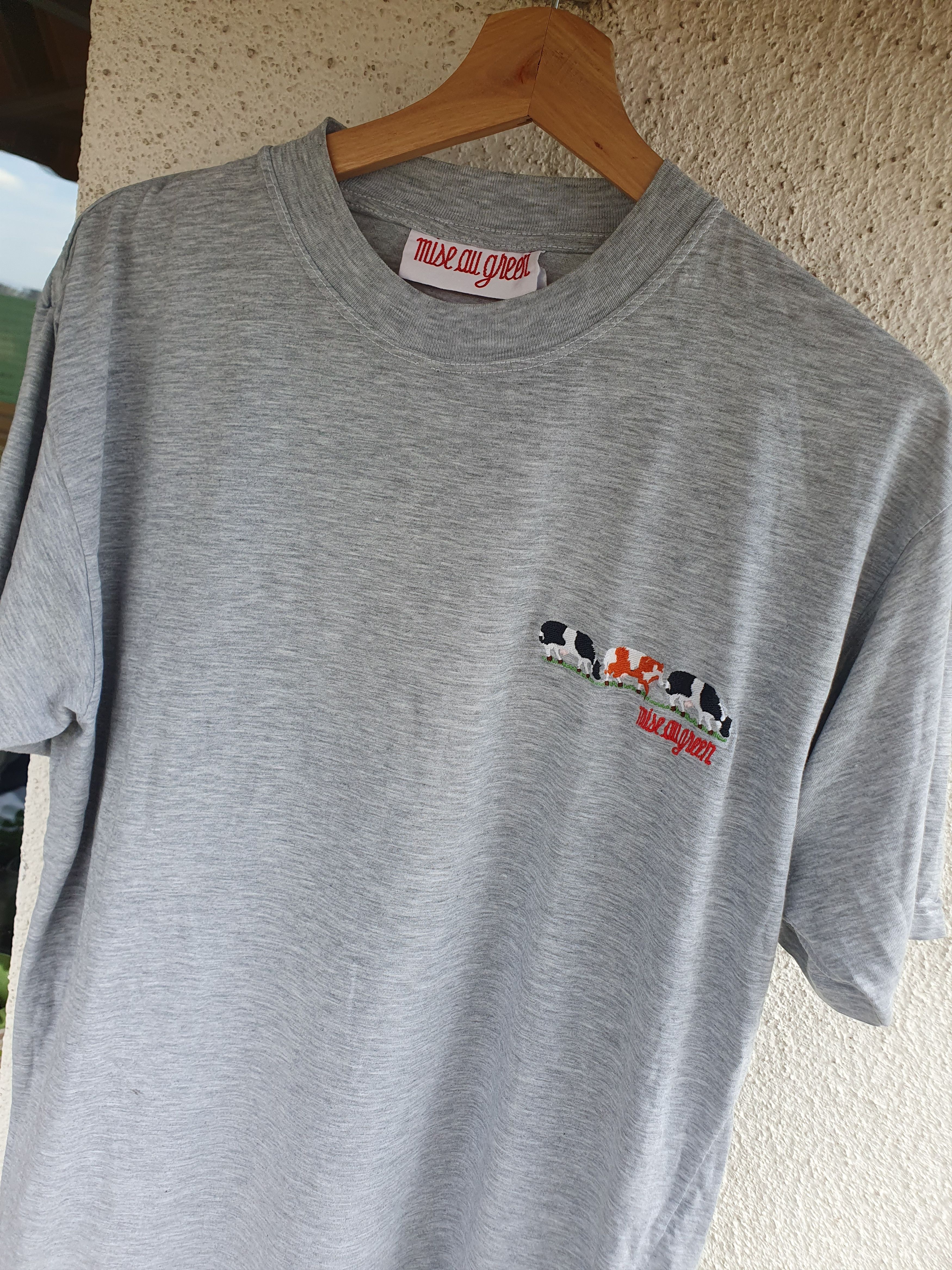 Vintage Mise Au Green Three Cows Embroidery Made in France tee XL Size US XL / EU 56 / 4 - 1 Thumbnail