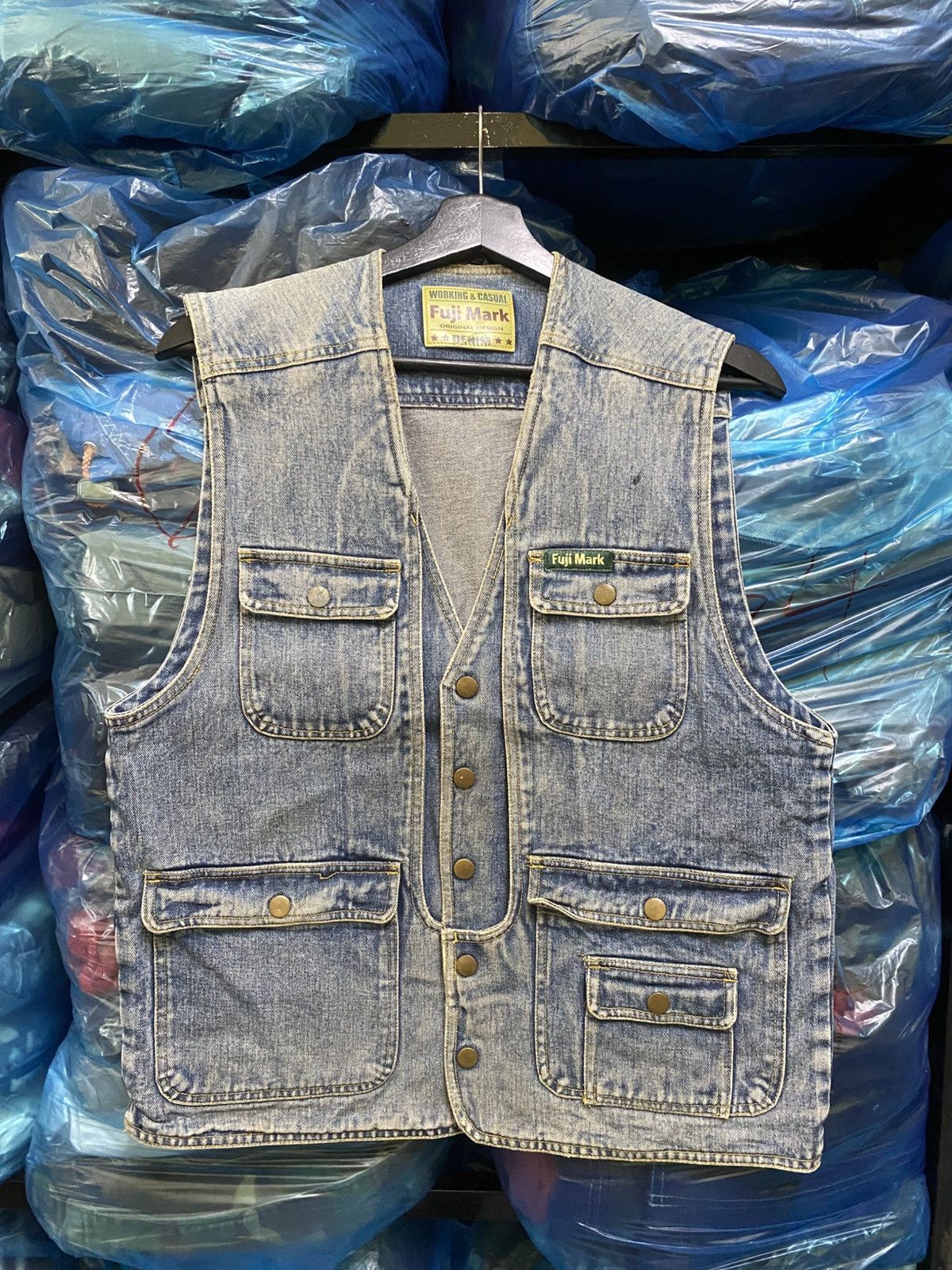 Japanese Brand Vintage Fuji Mark Denim Utility Vest Working & Casual Style Size US M / EU 48-50 / 2 - 1 Thumbnail
