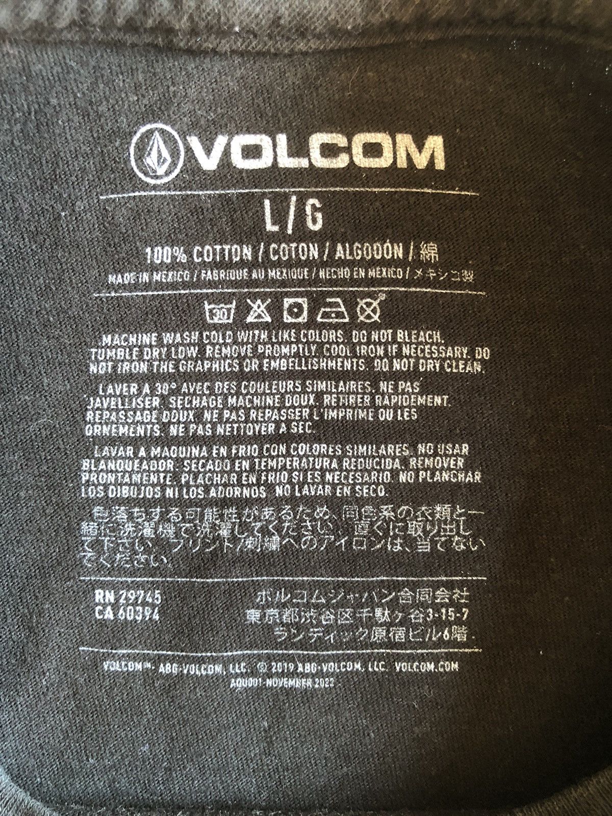 Japanese Brand × Quiksilver × Vintage Volcom Circle Stone Big Logo Skate Surf Tshirt Size US L / EU 52-54 / 3 - 8 Thumbnail