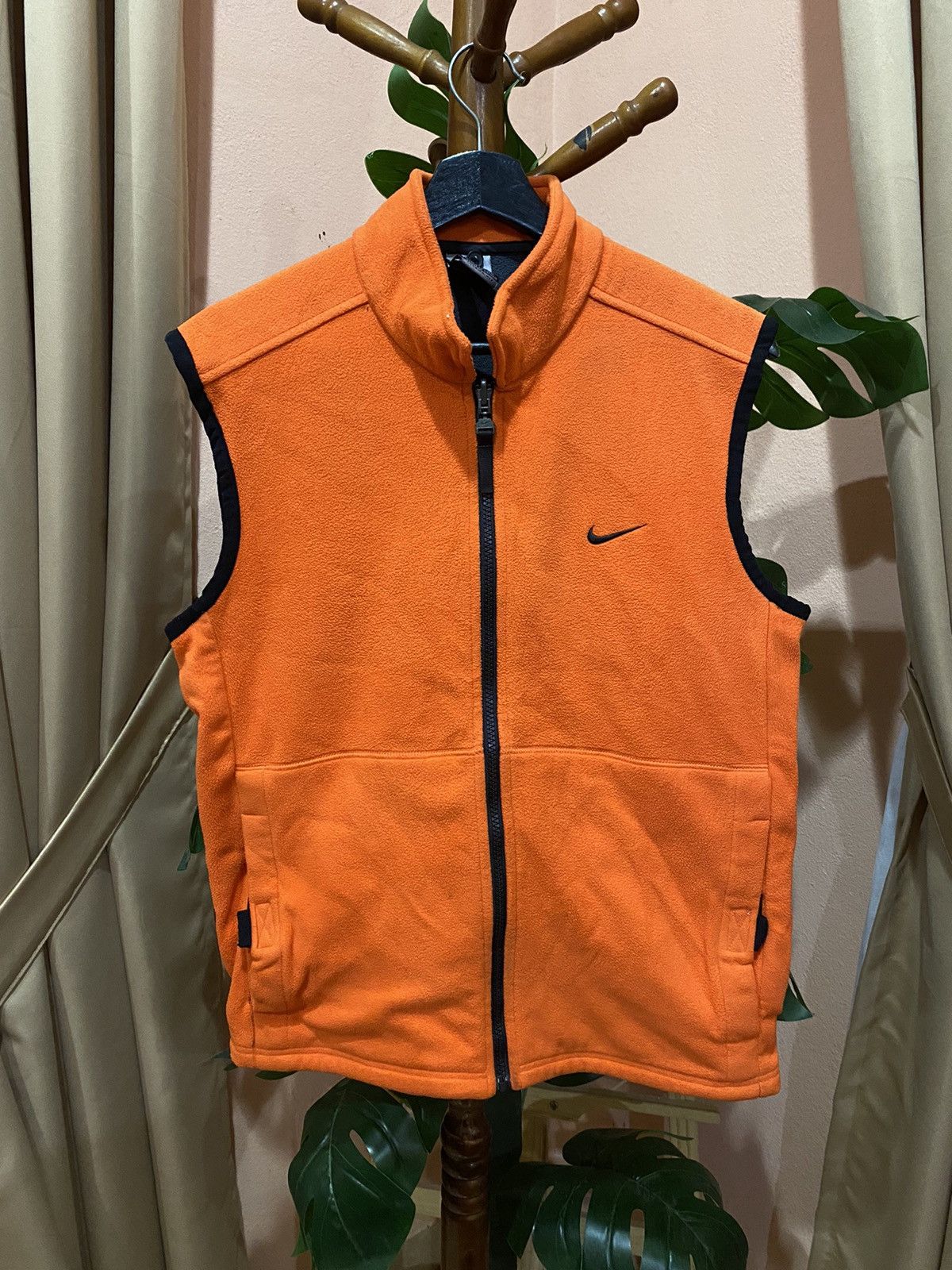 Nike NIKE THERMA-FIT ORANGE FLEECE VEST (MEN’S M) Size US M / EU 48-50 / 2 - 1 Thumbnail