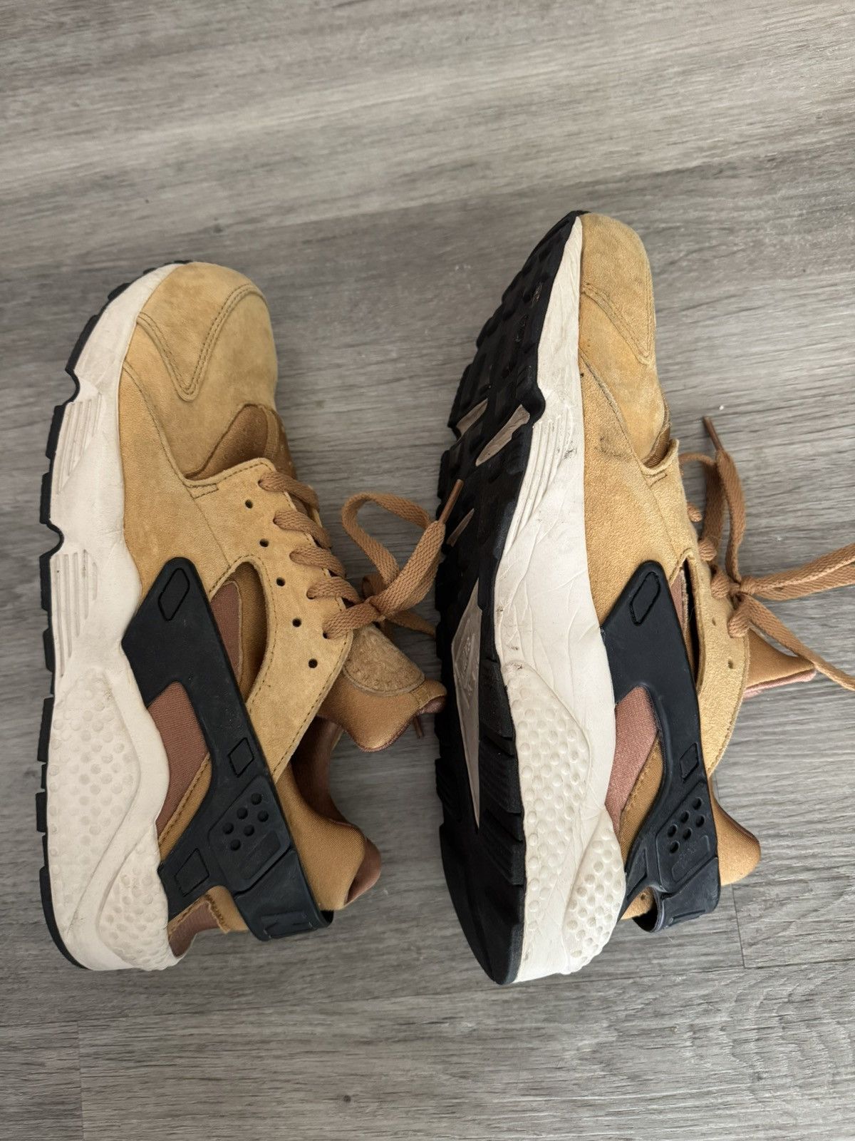 Nike Nike Huarache Wheat Size US 10 / EU 43 - 6 Thumbnail