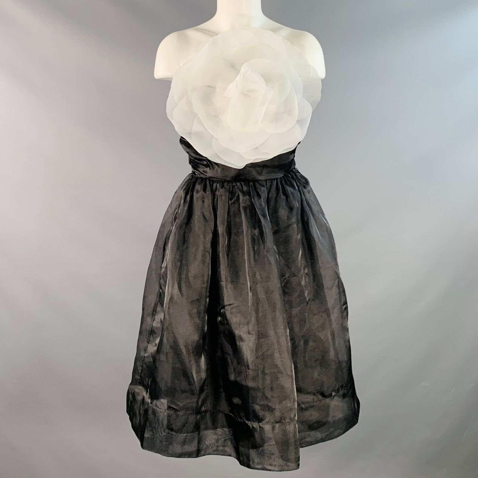 Cynthia Rowley Size 8 Black White Organza Flower Strapless Cocktail Dress Size M / US 6-8 / IT 42-44 - 1 Thumbnail