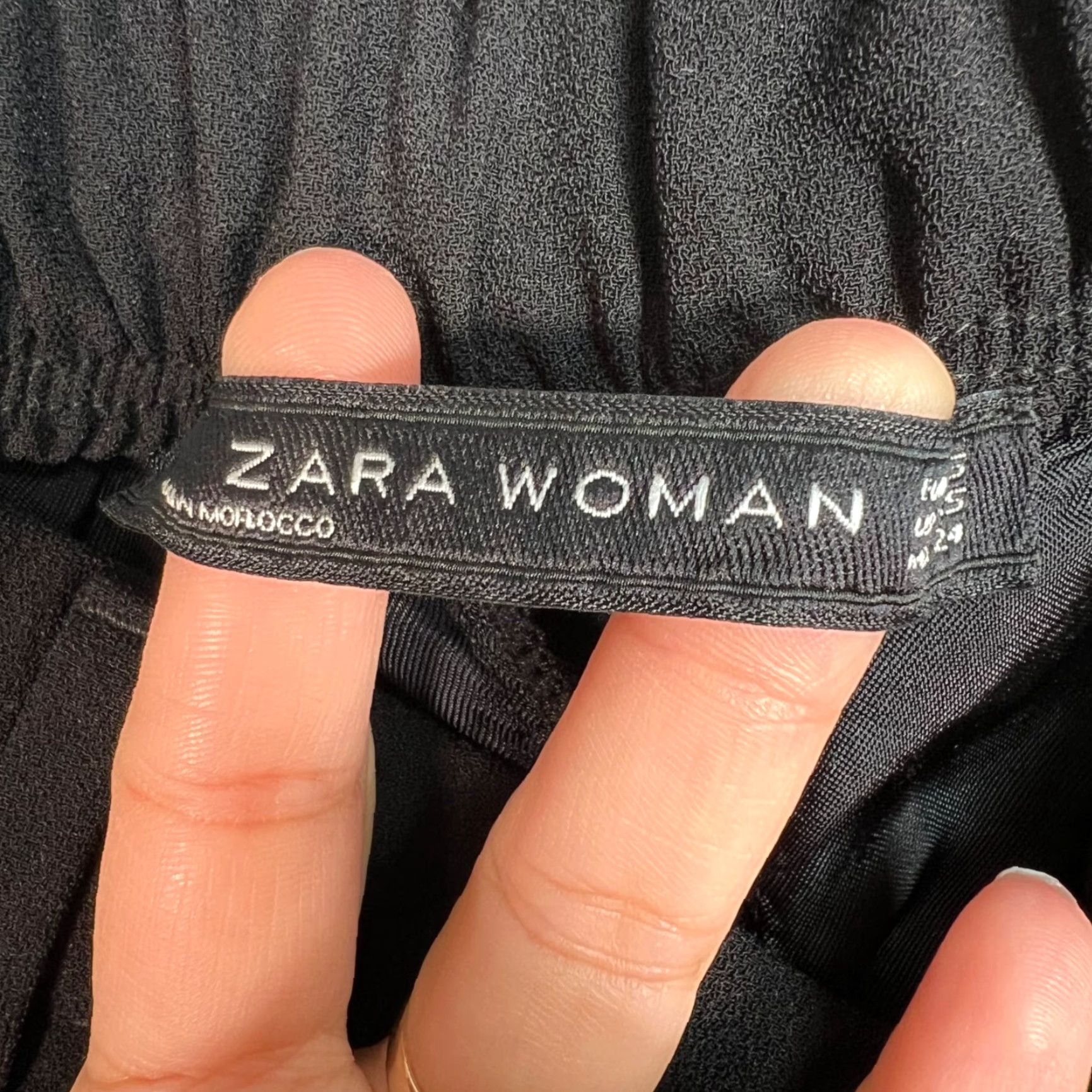 Zara Zara Woman Size Small Black Trousers Tapered Leg Pants Polyester Elastane Mockup: Dress Jeans? Size 28" / US 6 / IT 42 - 3 Thumbnail