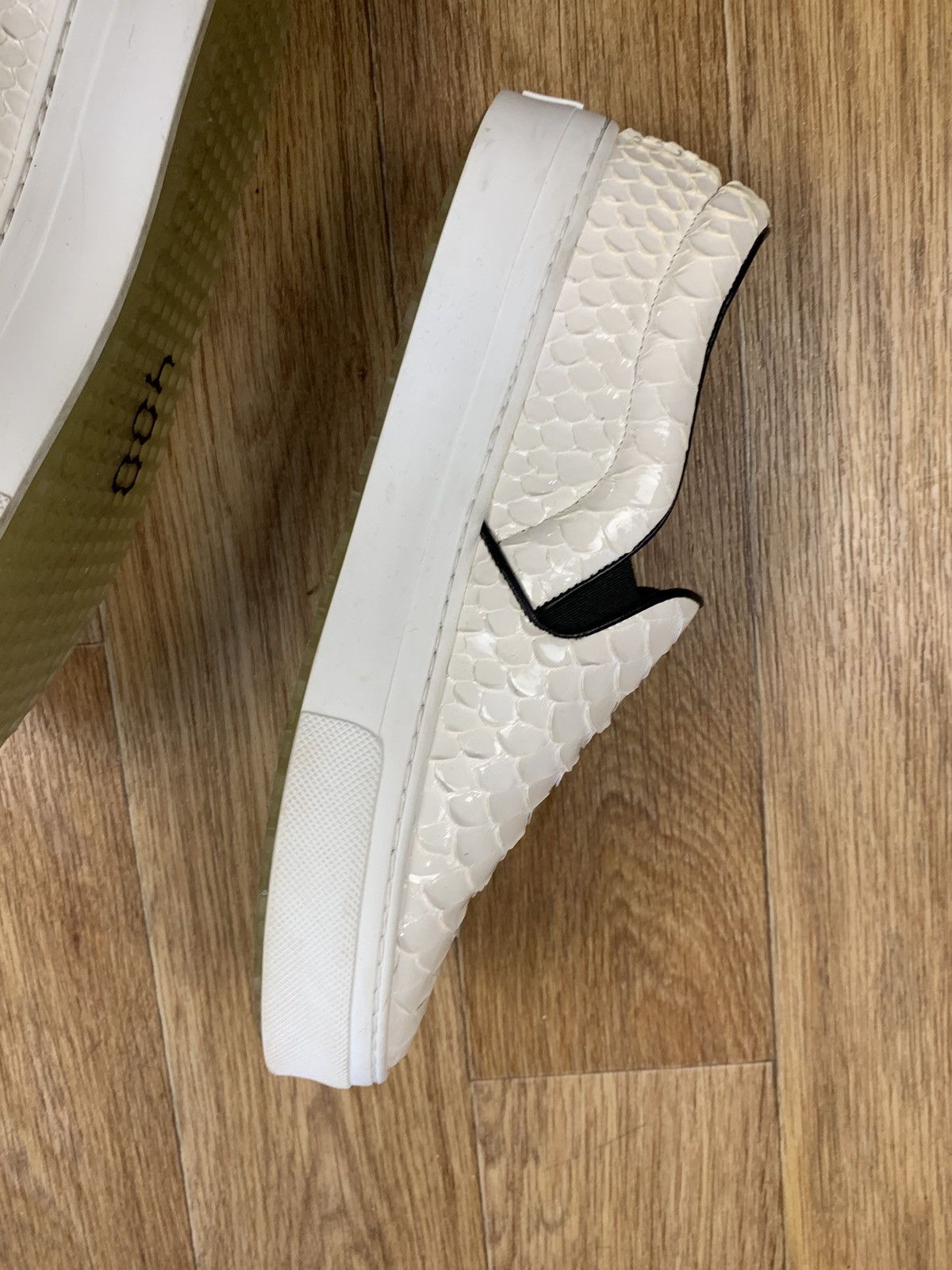 Celine Celine White Glossy Python Slip On Sneakers Size 37 Size US 7 / IT 37 - 10 Thumbnail