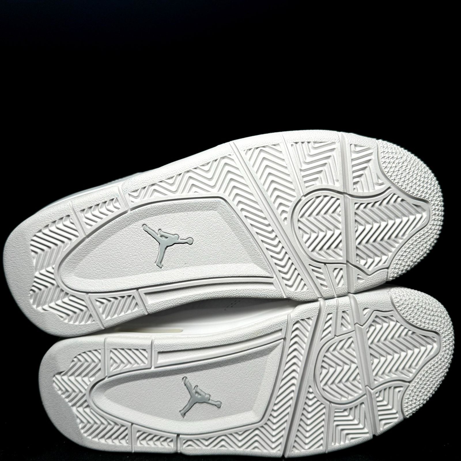 Jordan Brand × Nike Size 5 - Nike Air Jordan 4 Retro GS Pure Money 2017 Shoes Size US 5 / EU 37 - 6 Thumbnail