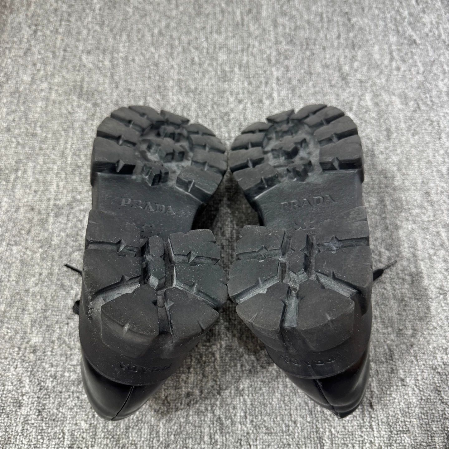 Prada Prada Triangle Logo Dress Shoes 39 95 New Cracked Size US 8.5 / IT 38.5 - 7 Thumbnail