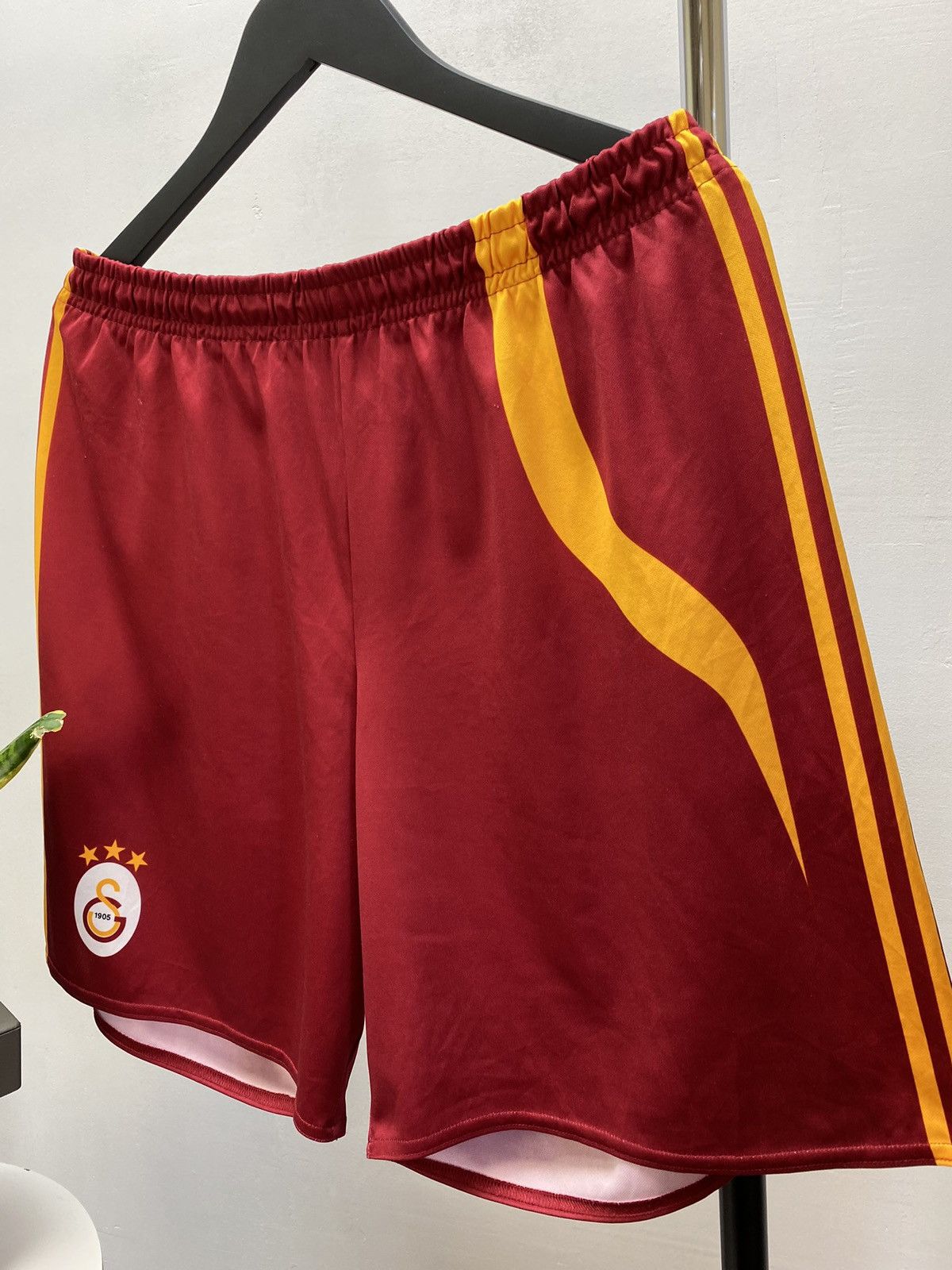 Vintage Adidas Galatasaray 2004 2005 Home Soccer Jersey/Shorts Set Size US L / EU 52-54 / 3 - 16 Thumbnail