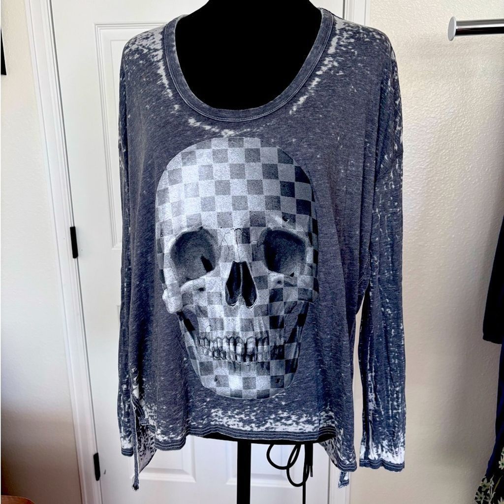 Chaser Brand Chaser skull sheer top NWOT XS Size XS / US 0-2 / IT 36-38 - 1 Thumbnail