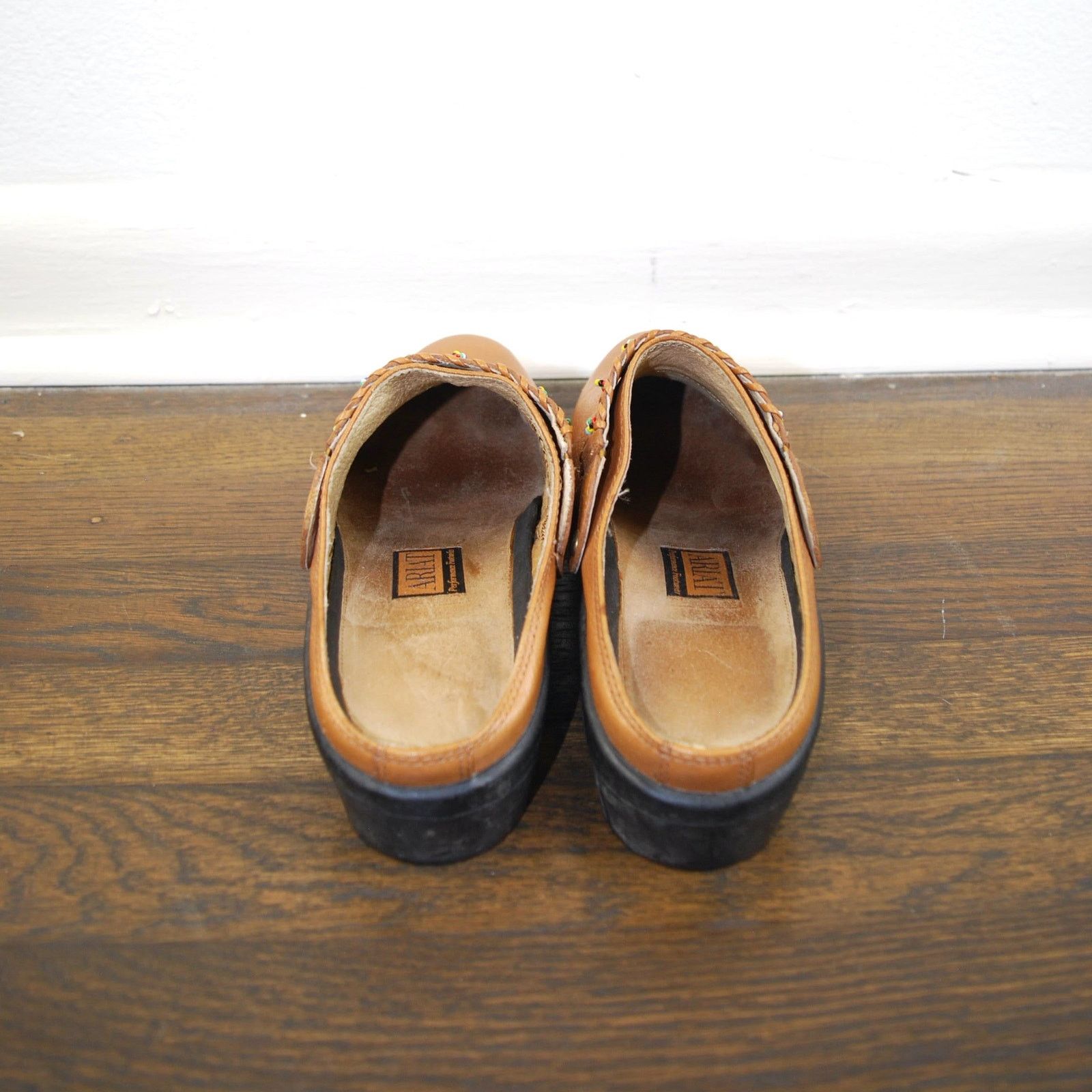 Ariat Ariat Brown Leather Beaded Closed Toe Sling Back Clogs Mules Size US 9 / IT 39 - 9 Thumbnail