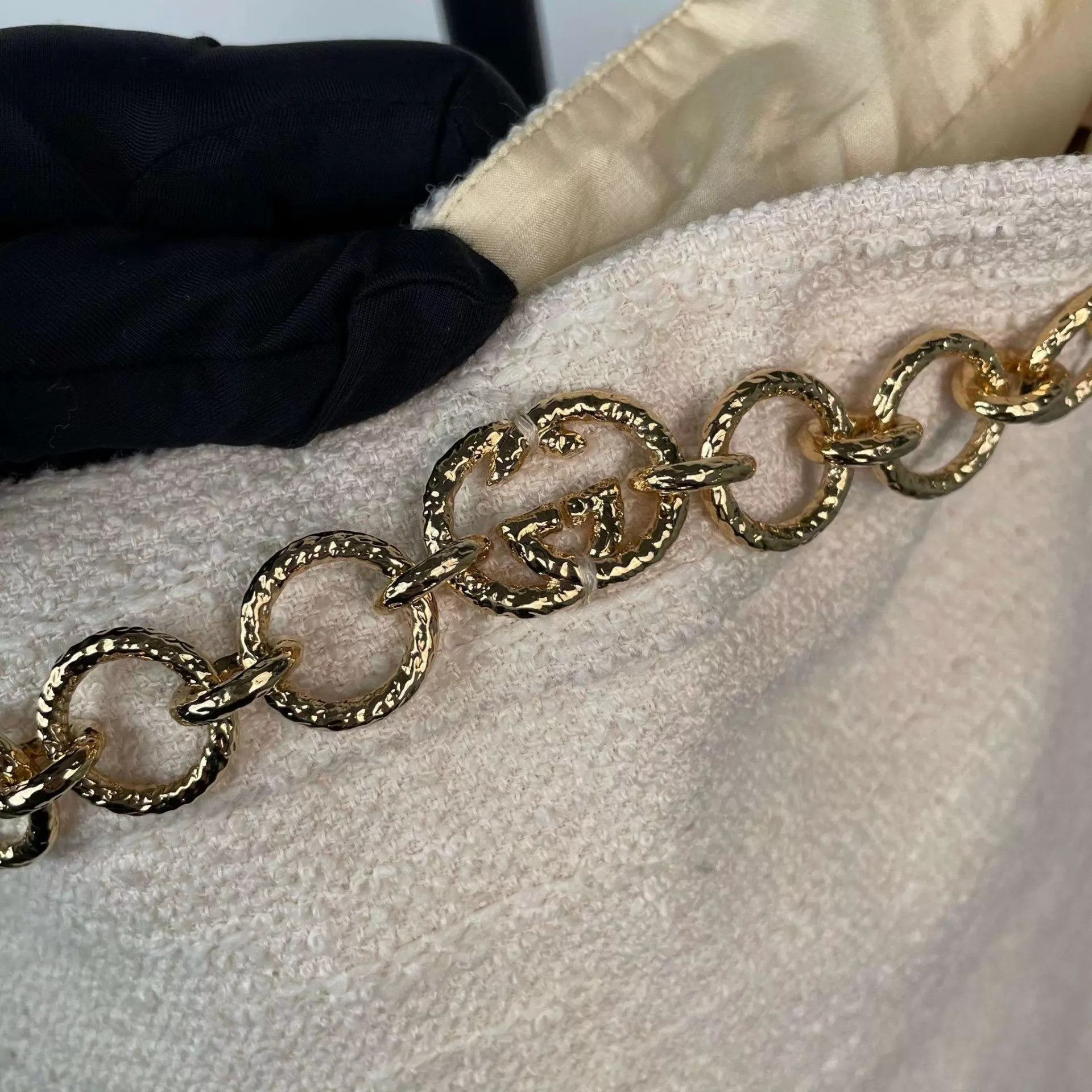 Gucci Gucci white chain skirt 38 new with tags Size 26" / US 2 / IT 38 - 7 Thumbnail