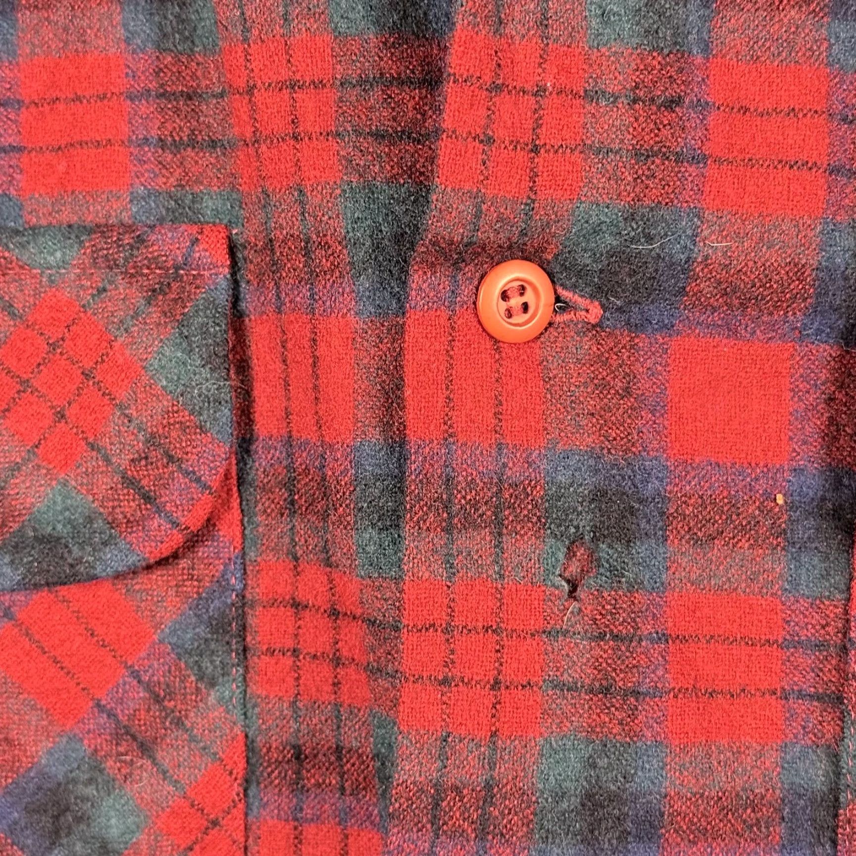 Pendleton VINTAGE Pendleton Shirt Plaid Wool USA Made Medium Blue Red Mens Size US M / EU 48-50 / 2 - 7 Thumbnail