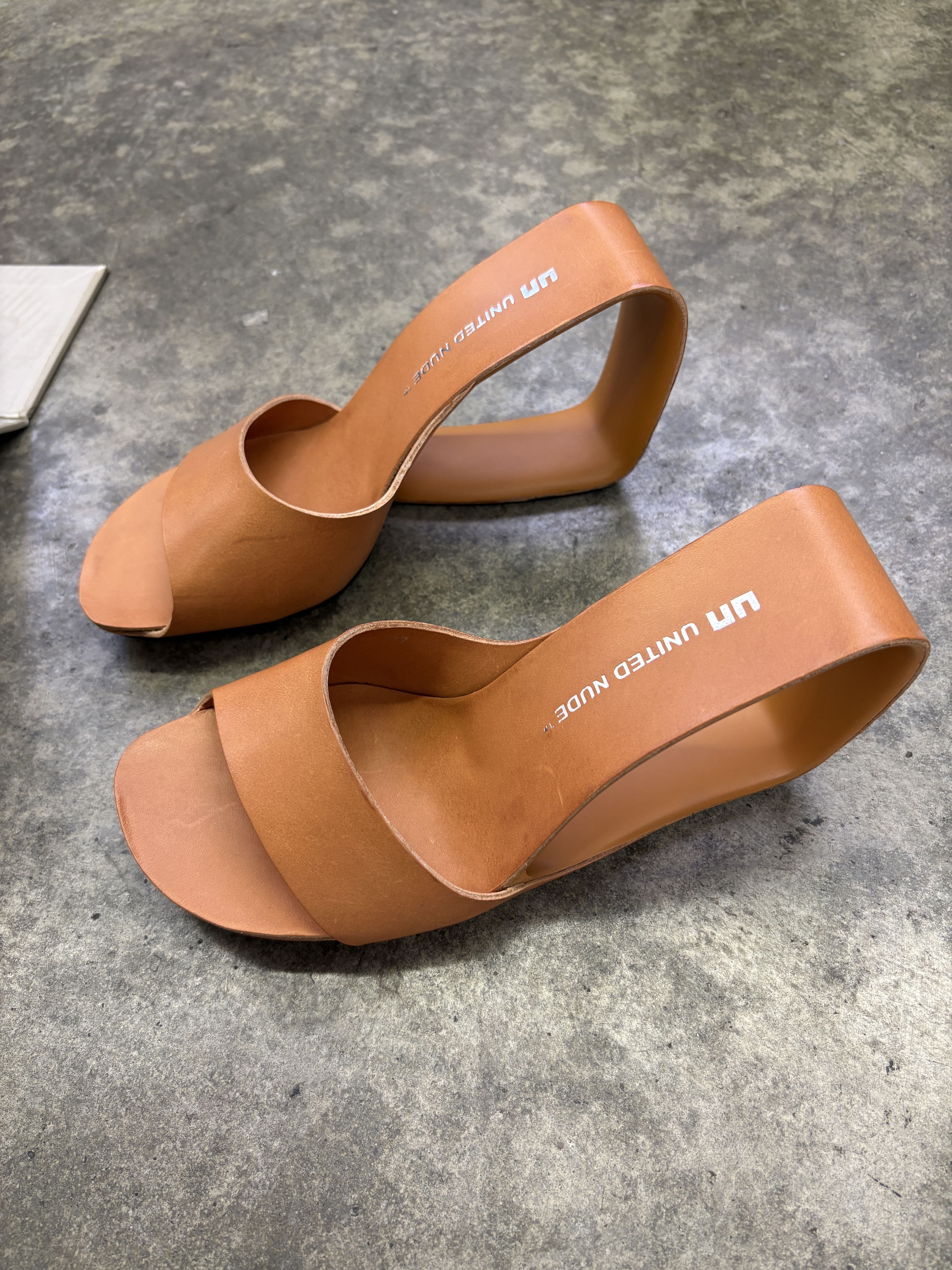 UNITED NUDE Mobius Hi in Tan - First production 2003 - collector Size US 7 / IT 37 - 1 Thumbnail